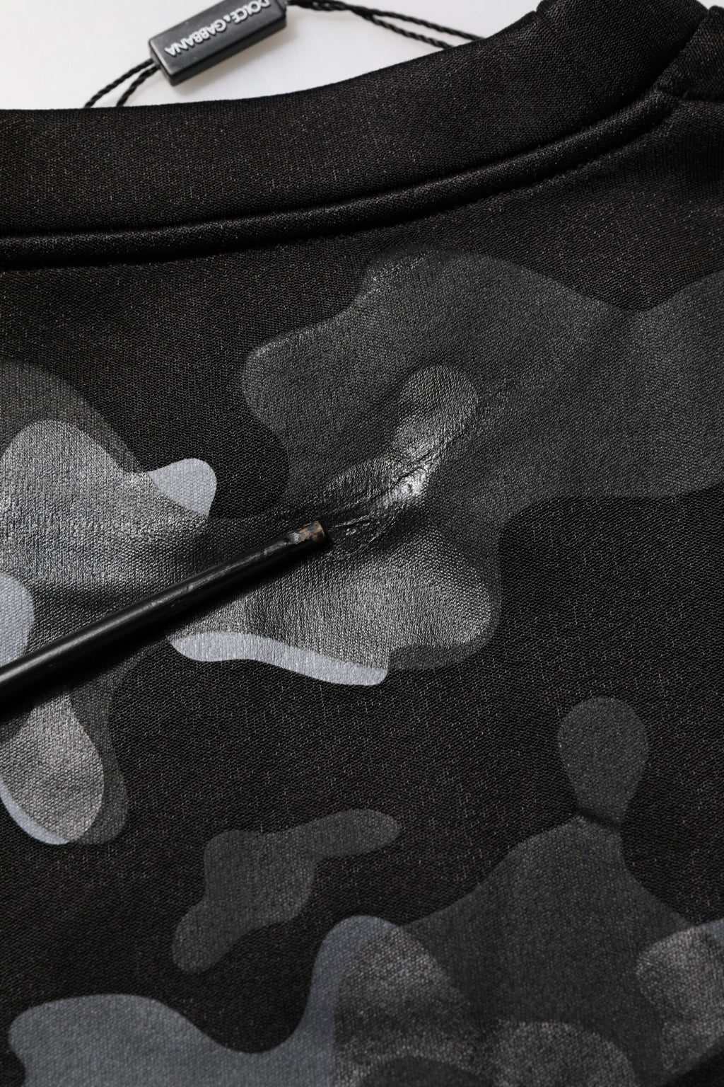 Pull à capuche Dolce & Gabbana noir camouflage, sweat-shirt en coton avec motif camouflage noir et vert, style décontracté.