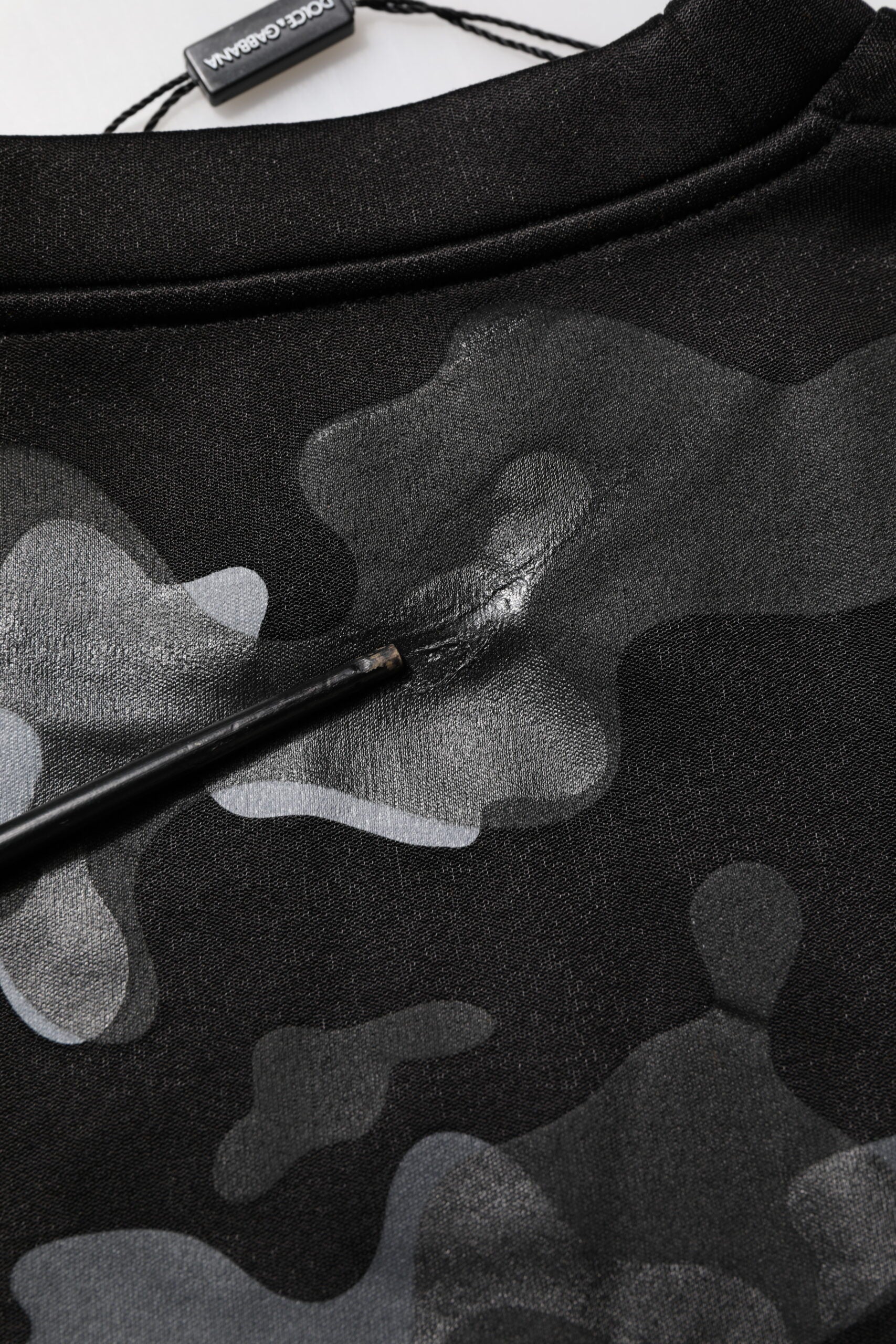 Pull à capuche Dolce & Gabbana noir camouflage, sweat-shirt en coton avec motif camouflage noir et vert, style décontracté.