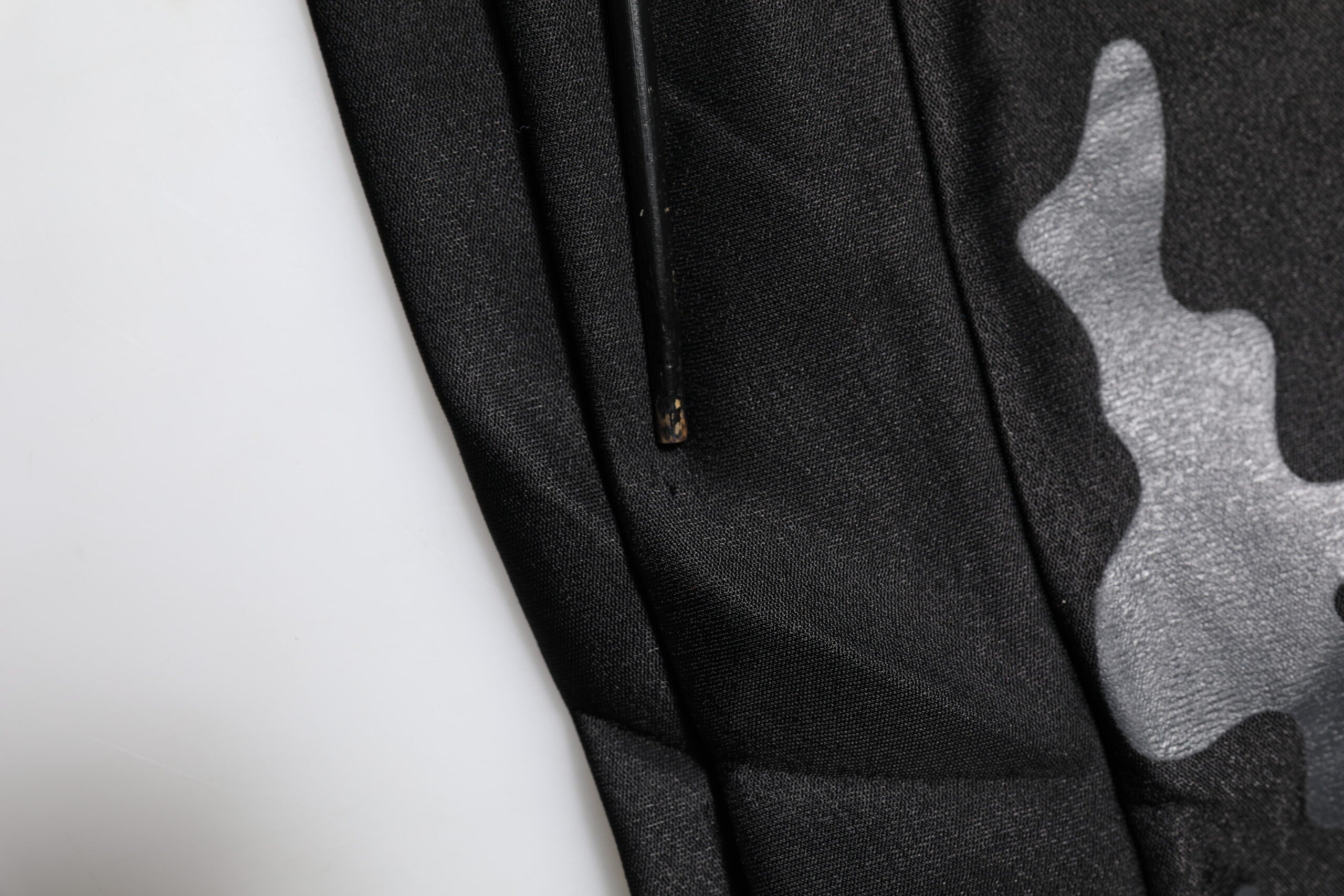 Pull à capuche Dolce & Gabbana noir camouflage, sweat-shirt tendance en coton avec motifs urbains.