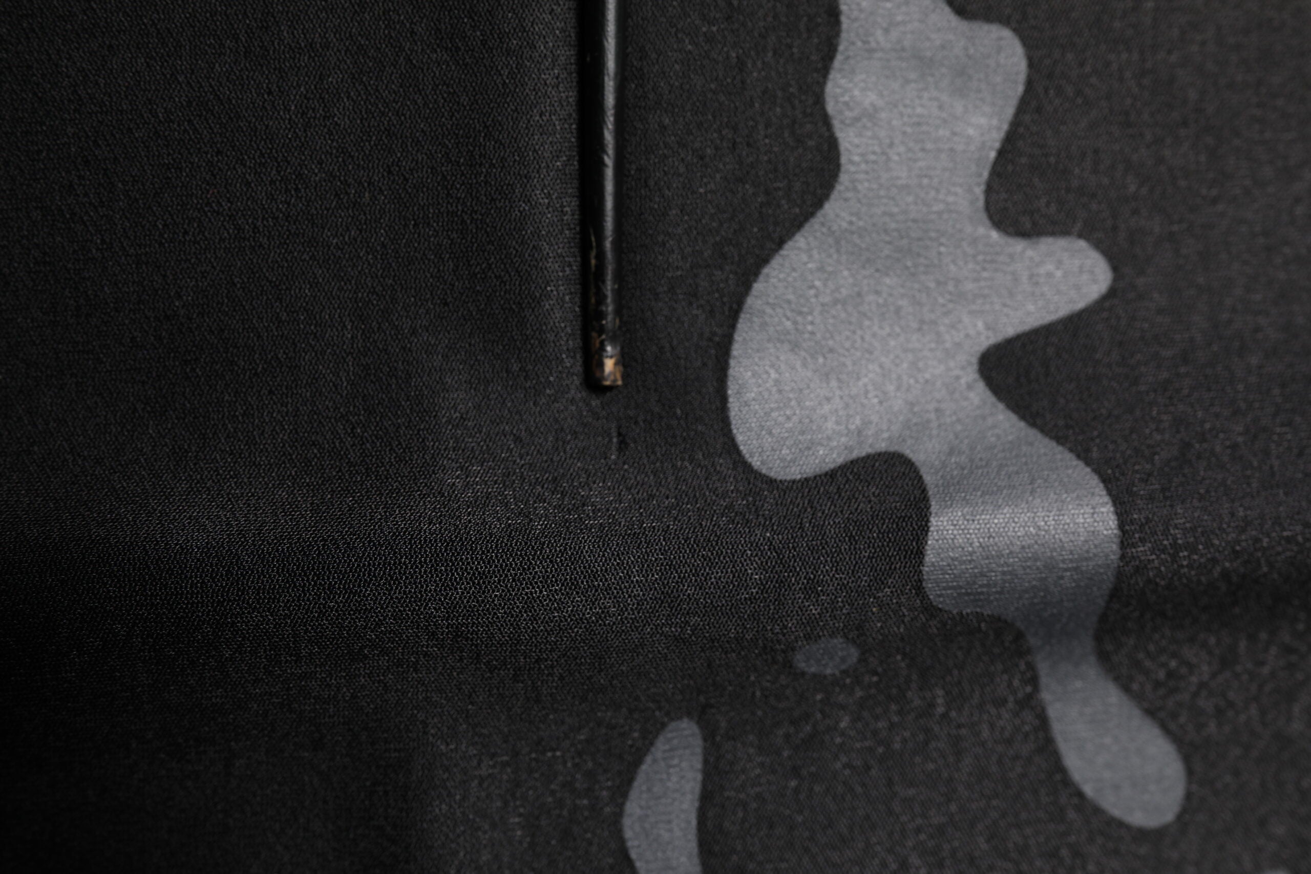Pull à capuche Dolce & Gabbana noir camouflage, sweat-shirt décontracté en maille avec motif camouflage.