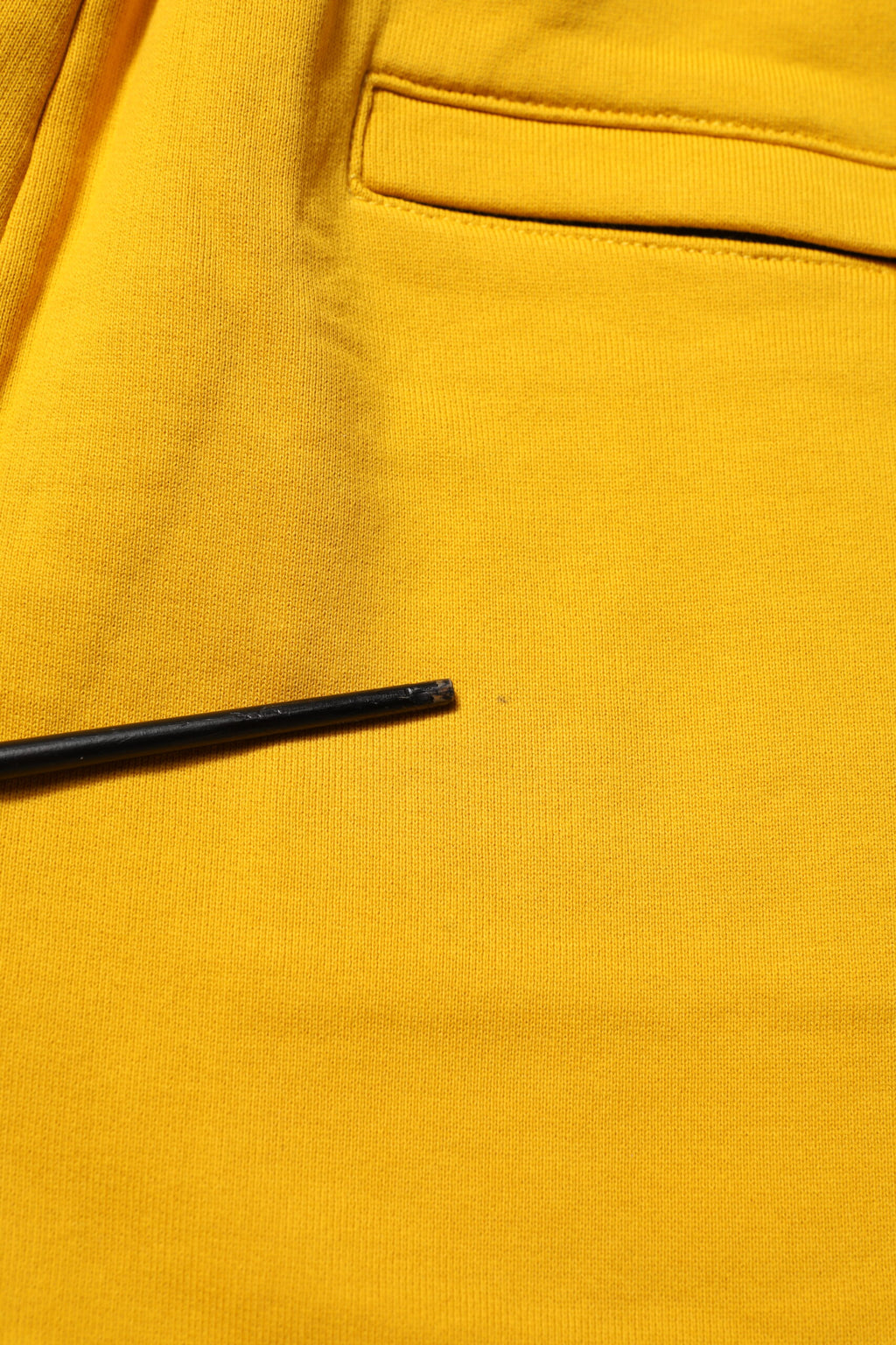 Pantalon jogger Dolce & Gabbana en coton jaune, style décontracté avec poches et taille élastique, pour un look confortable.