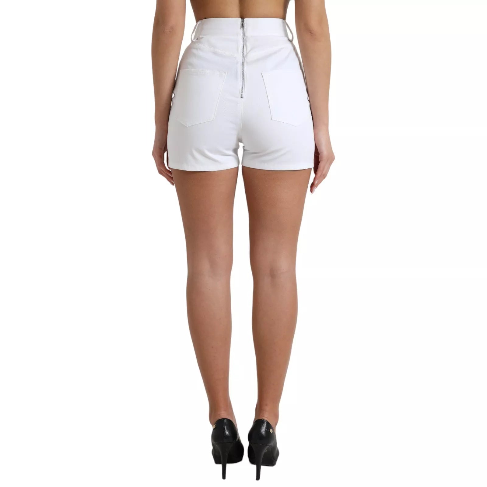 Shorts Dolce & Gabbana blancs en dentelle à taille haute, devant, avec détail en dentelle, pour un look élégant et sophistiqué.