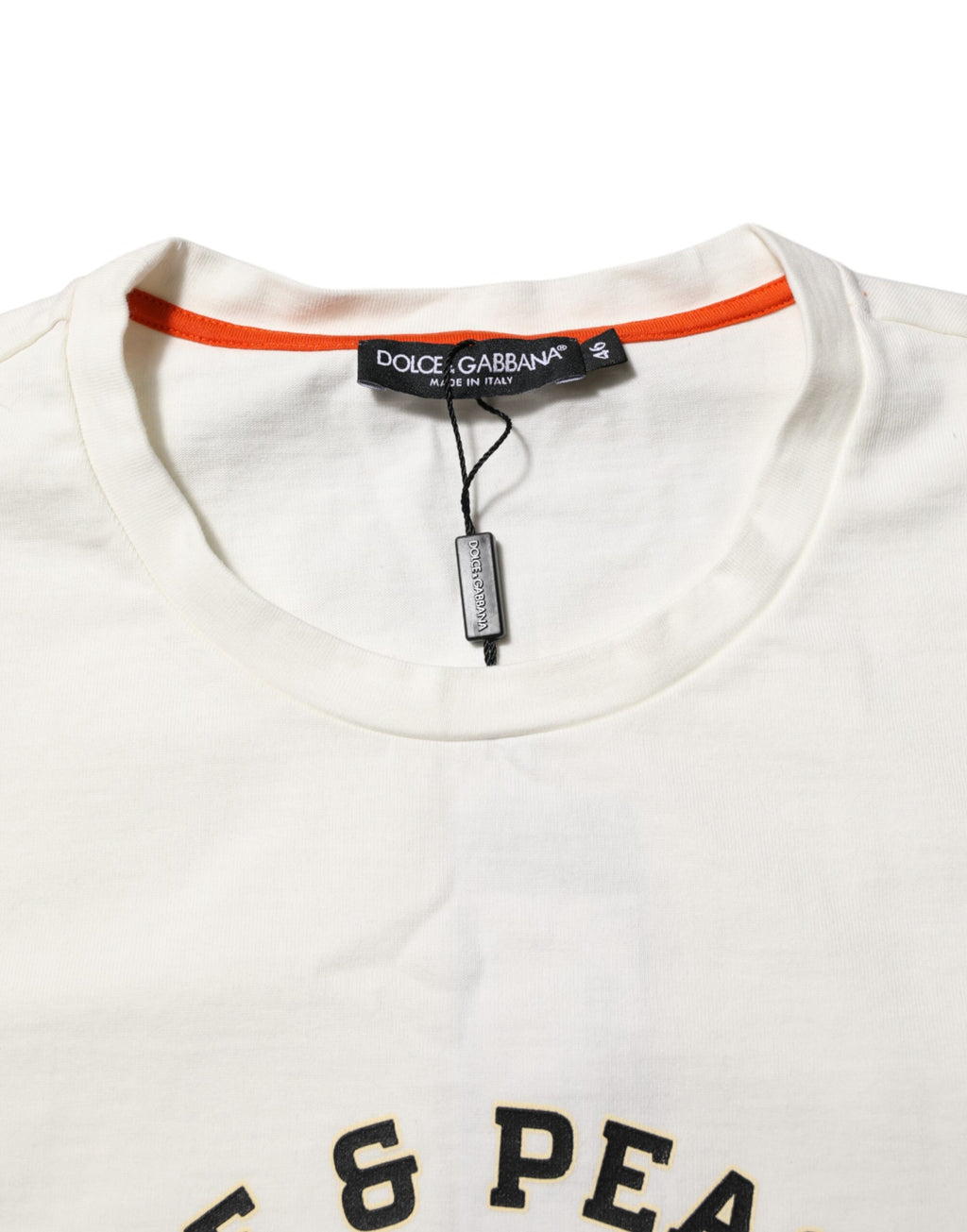 T-shirt homme blanc Dolce & Gabbana Love Peace en coton à col rond, visible avec logo et design imprimé.