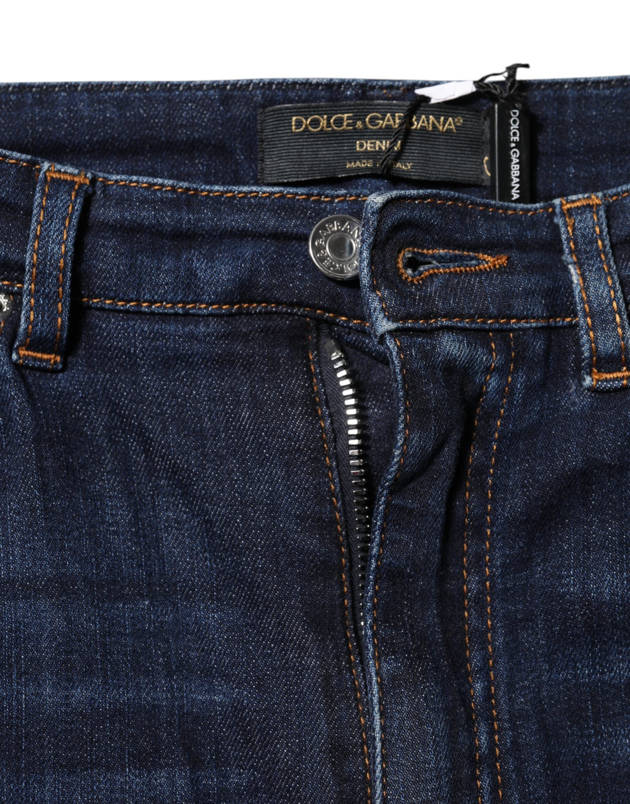 Jeans skinny en denim bleu à taille haute Dolce & Gabbana Grace, coupe ajustée et détails modernes, visible sur le mannequin.