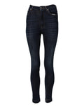 Jeans skinny taille haute bleu Dolce & Gabbana Grace, coupe ajustée, denim de haute qualité, visible sur la mannequin.