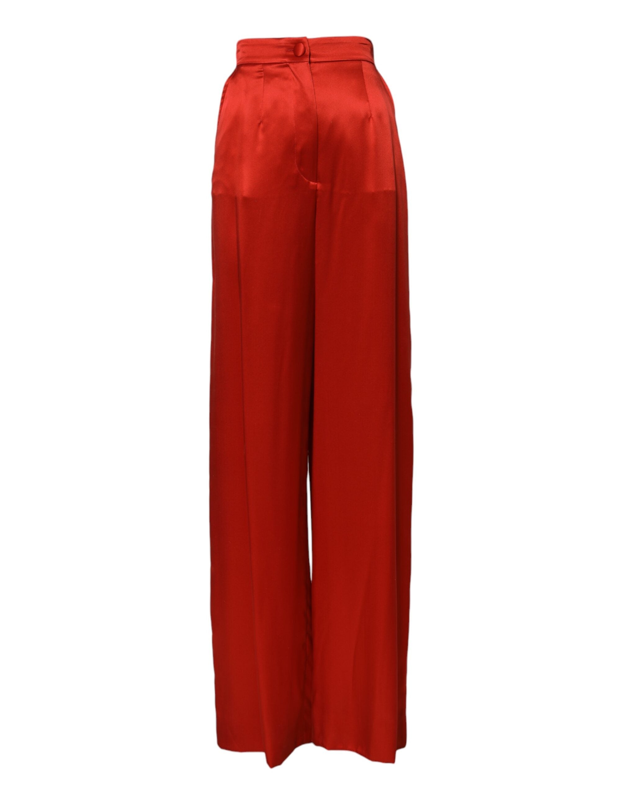 Pantalon large à taille haute en satin rouge de Dolce & Gabbana, vue de face sur un fond neutre
