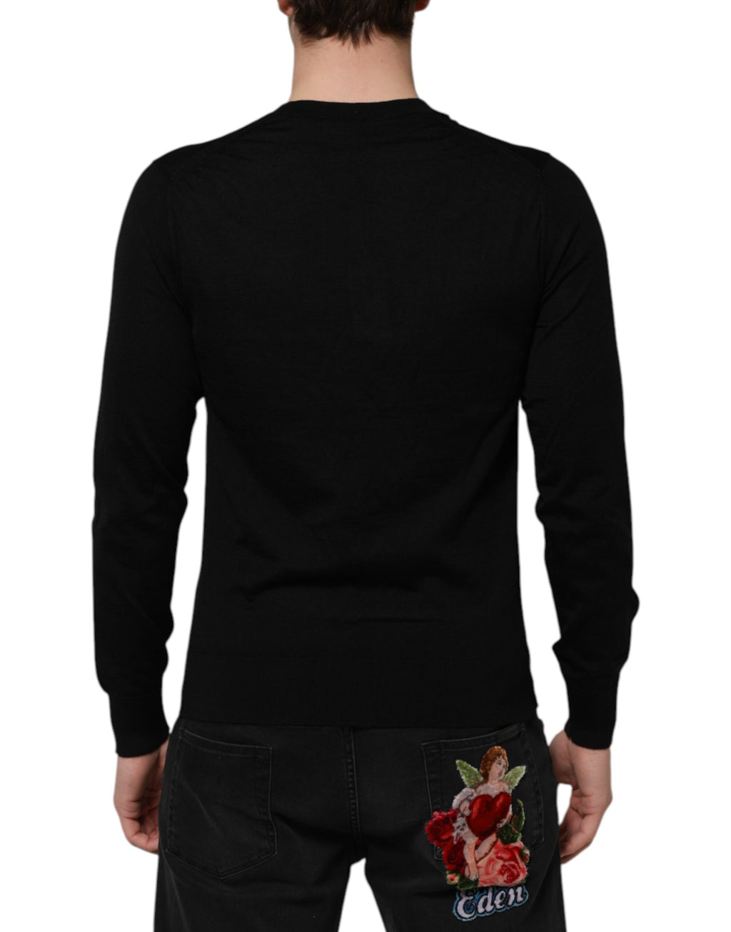T-shirt à col en V en cachemire noir de Dolce & Gabbana, manches longues, tissu doux et élégant.