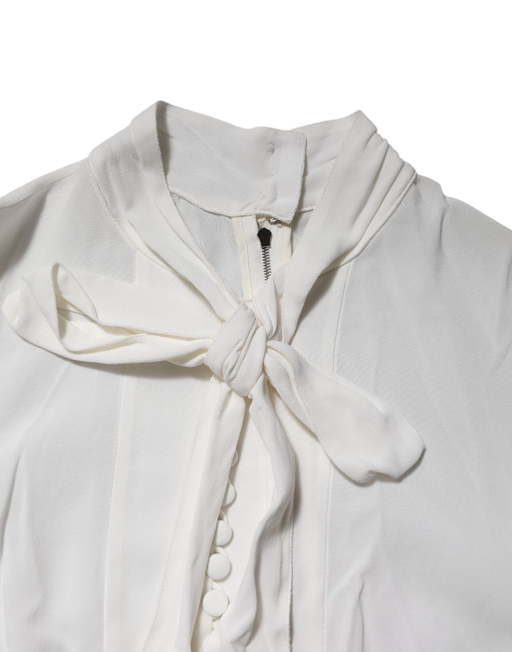 Haut en viscose blanc Dolce & Gabbana avec col ascot et manches longues, élégance chic et sophistiquée.