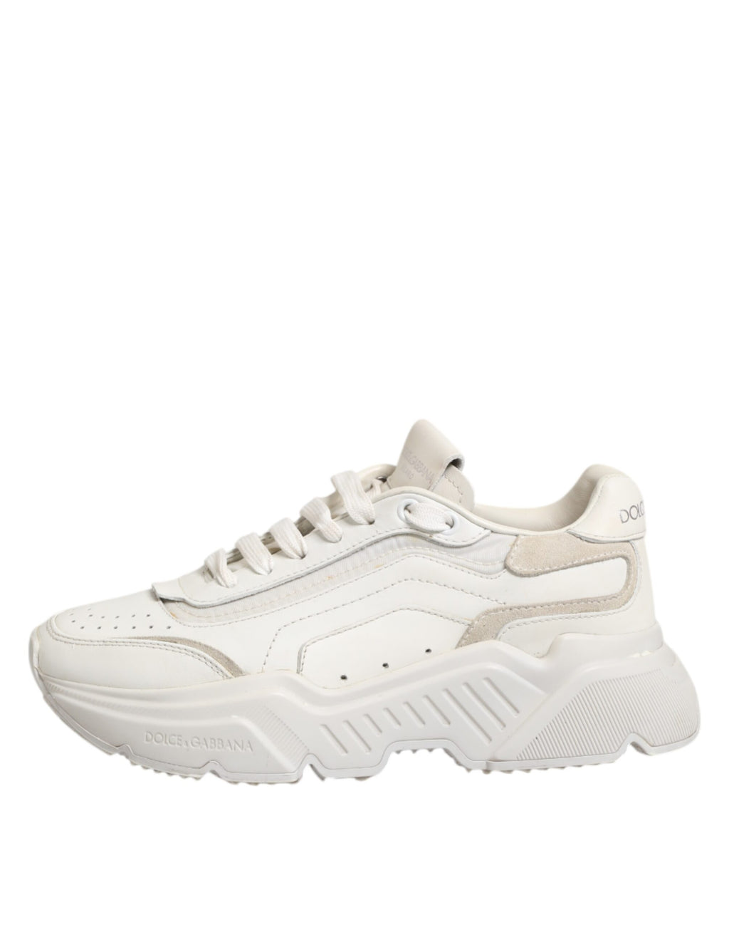 Chaussures sneakers blanches Dolce & Gabbana DAYMASTER en cuir de veau, vue détaillée des chaussures de mode élégantes.