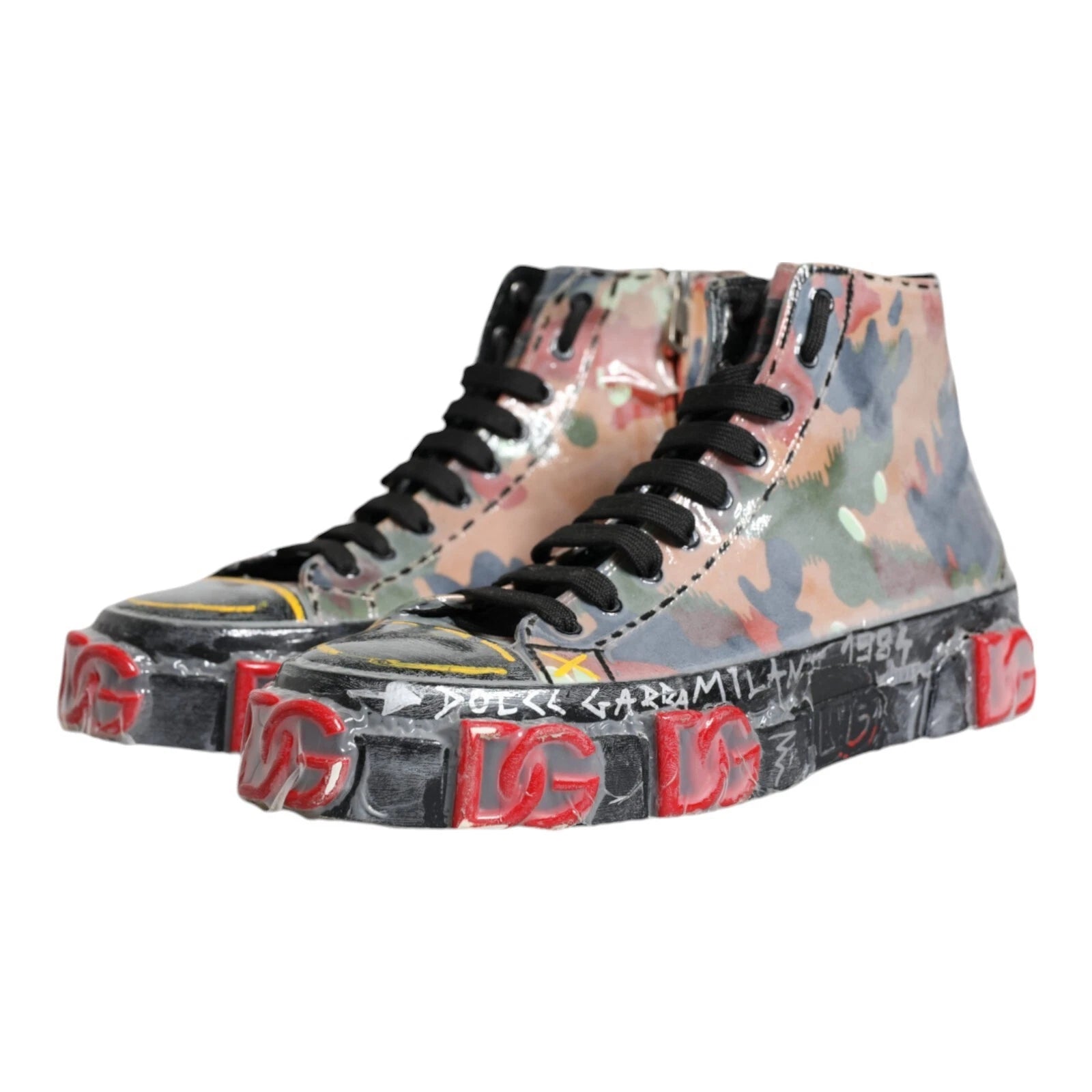 Chaussures sneakers montantes Dolce & Gabbana camouflage multicolore, style urbain et tendance, vue de face.