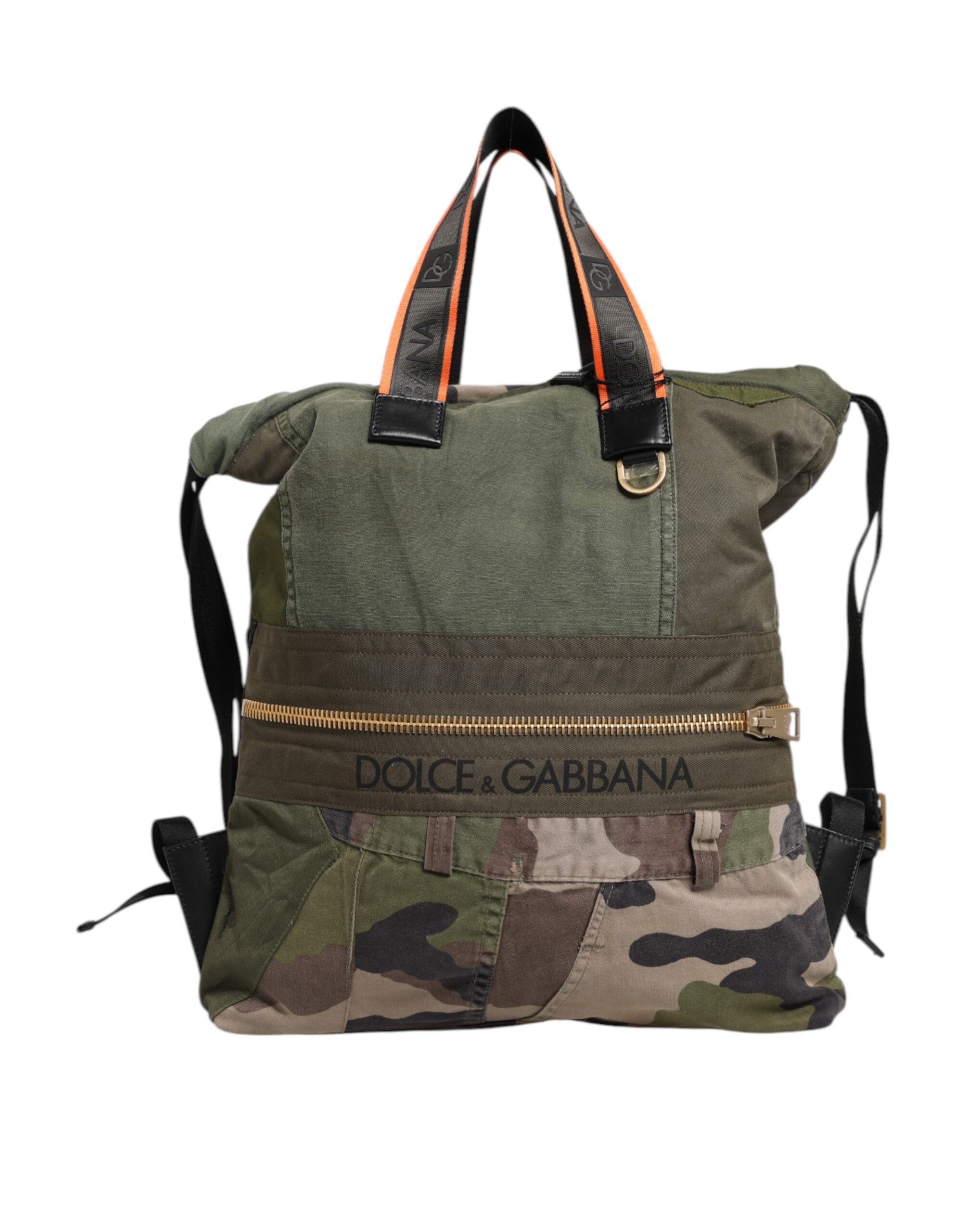 Sac à dos Dolce & Gabbana en toile kaki avec patchwork militaire, poignées robustes et design élégant.