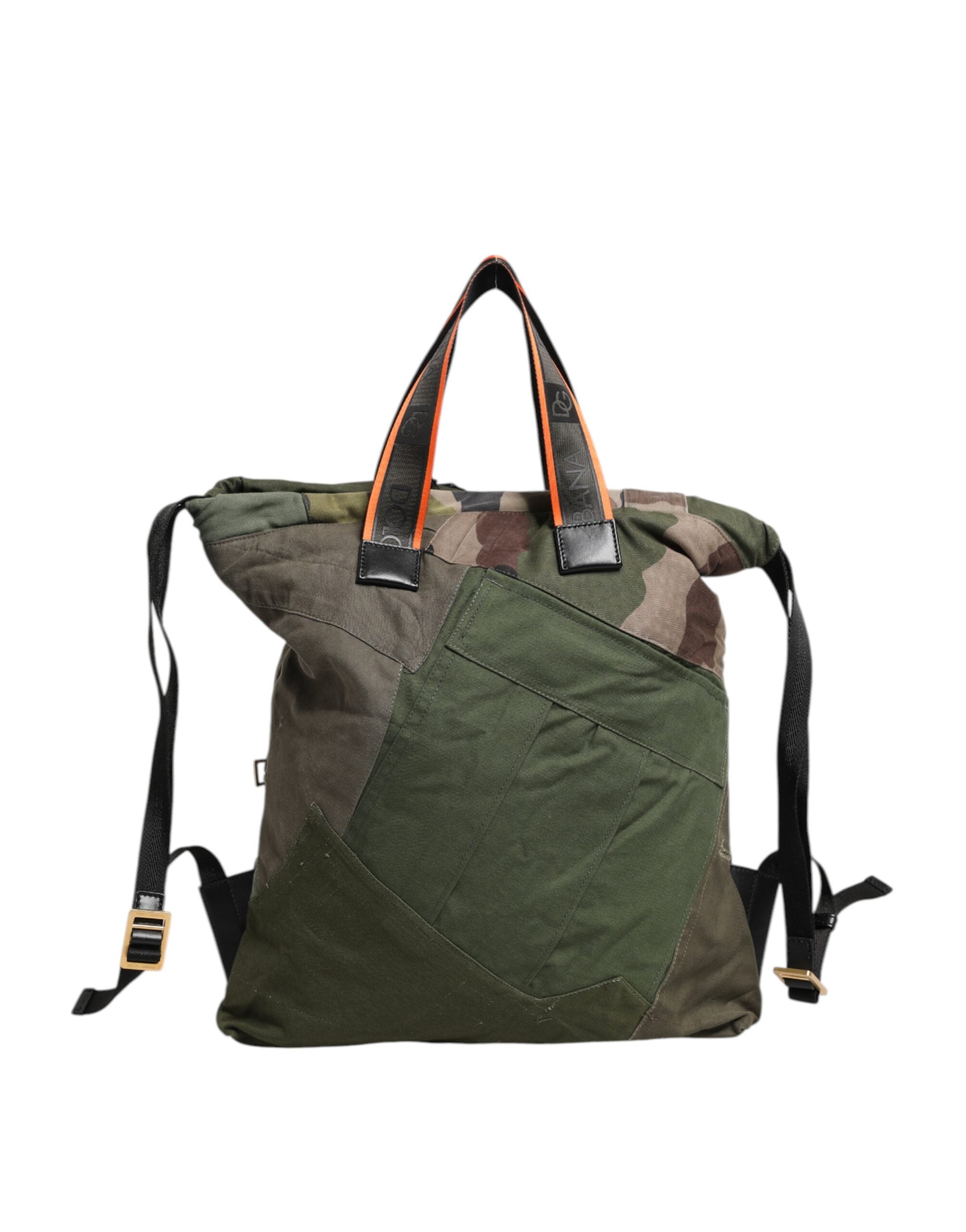 Sac à dos Dolce & Gabbana en kaki militaire avec patchwork, style robuste et tendance, équipé de plusieurs poches et bretelles ajustables.
