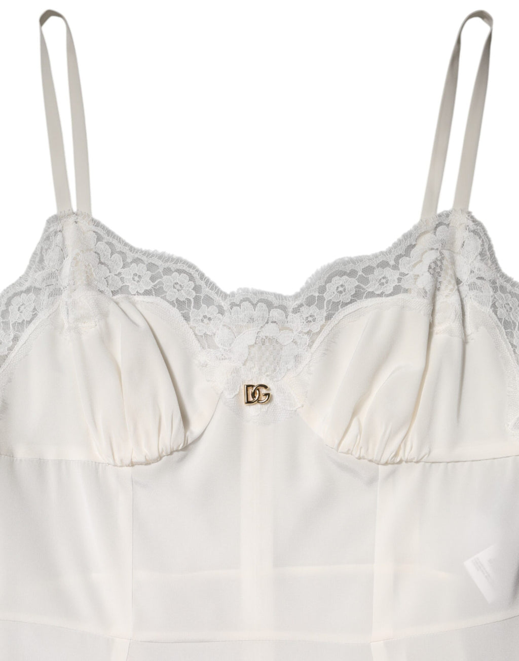 Robe de nuit en soie blanche Dolce & Gabbana avec dentelle et logo DG, élégante et raffinée.