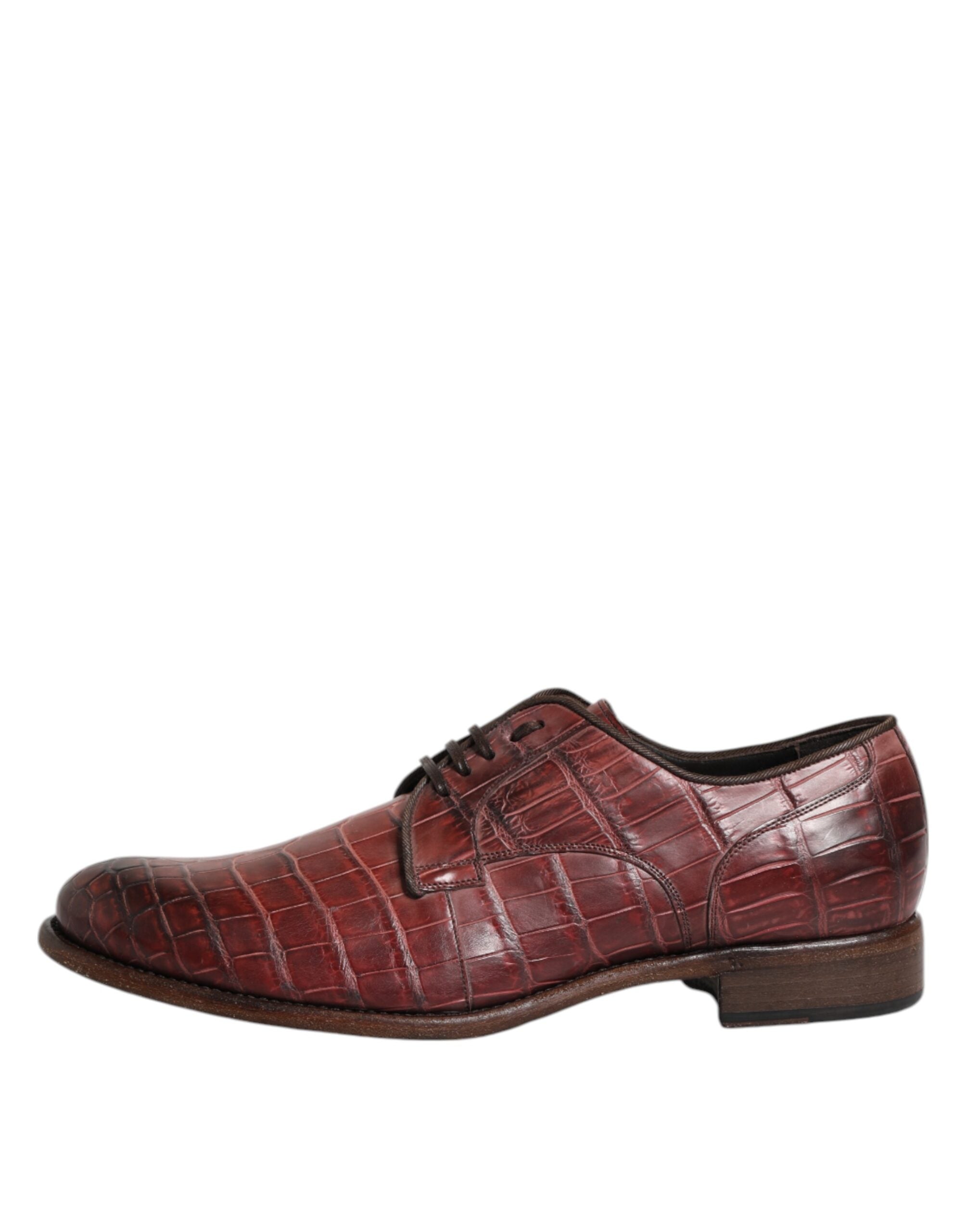 Chaussures Derby en cuir bordeaux Dolce & Gabbana avec lacets, élégantes et sophistiquées, pour homme.