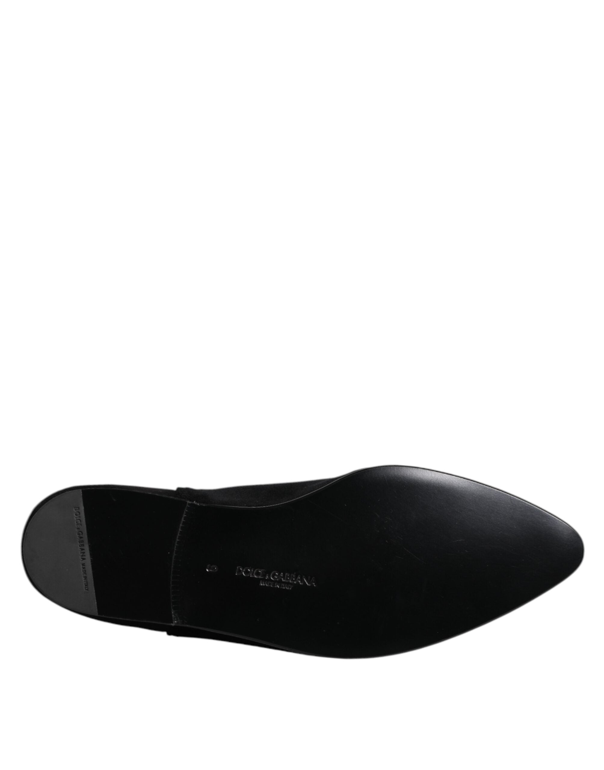 Chaussures Dolce & Gabbana Loafer en velours noir avec embellissements, style slip-on, élégantes et sophistiquées.