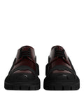 Chaussures de trekking en cuir rouge Dolce & Gabbana avec lacets, style élégant et robuste pour femmes.