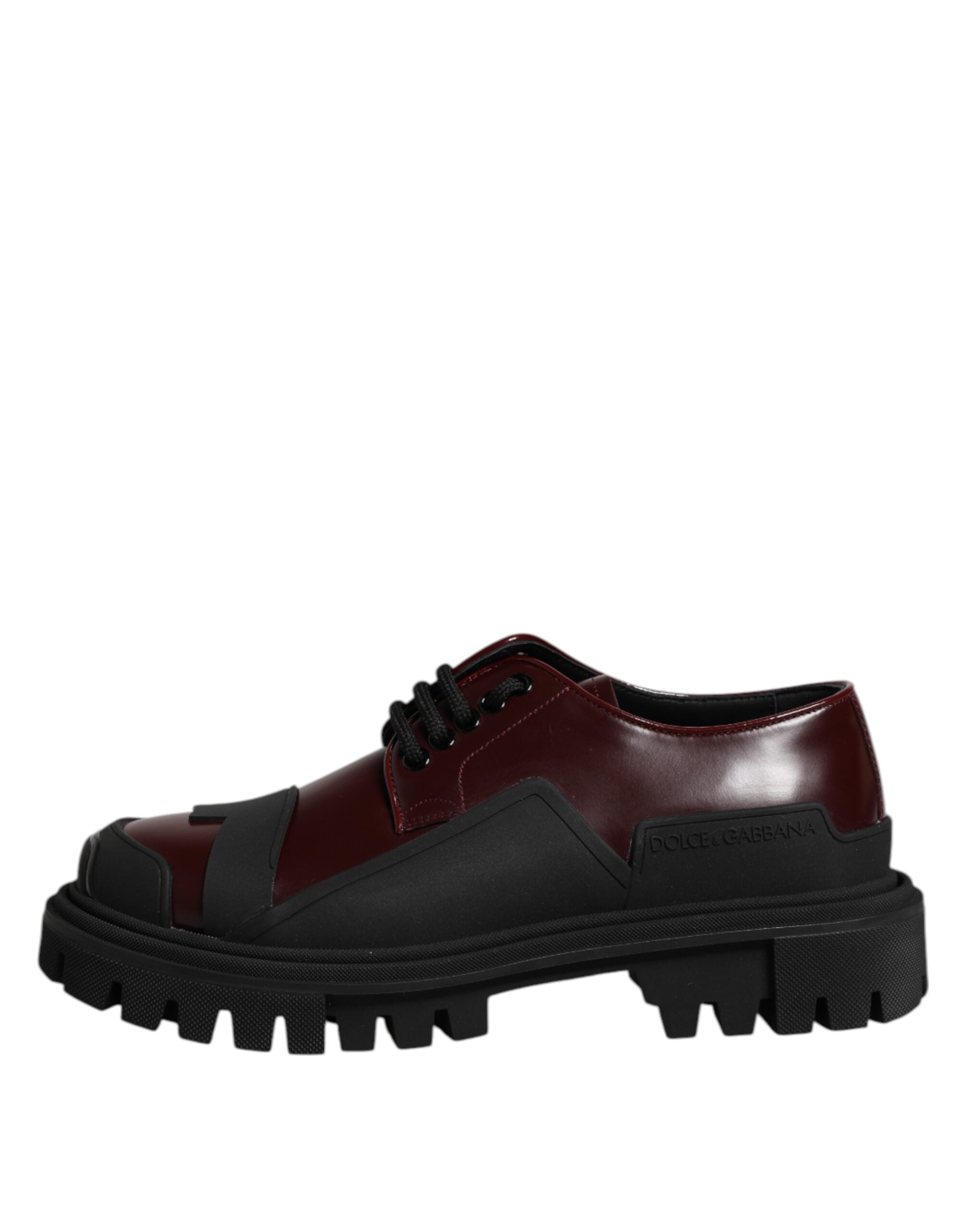 Chaussures de marche en cuir rouge Dolce & Gabbana avec lacets, style élégant et tendance pour femmes.
