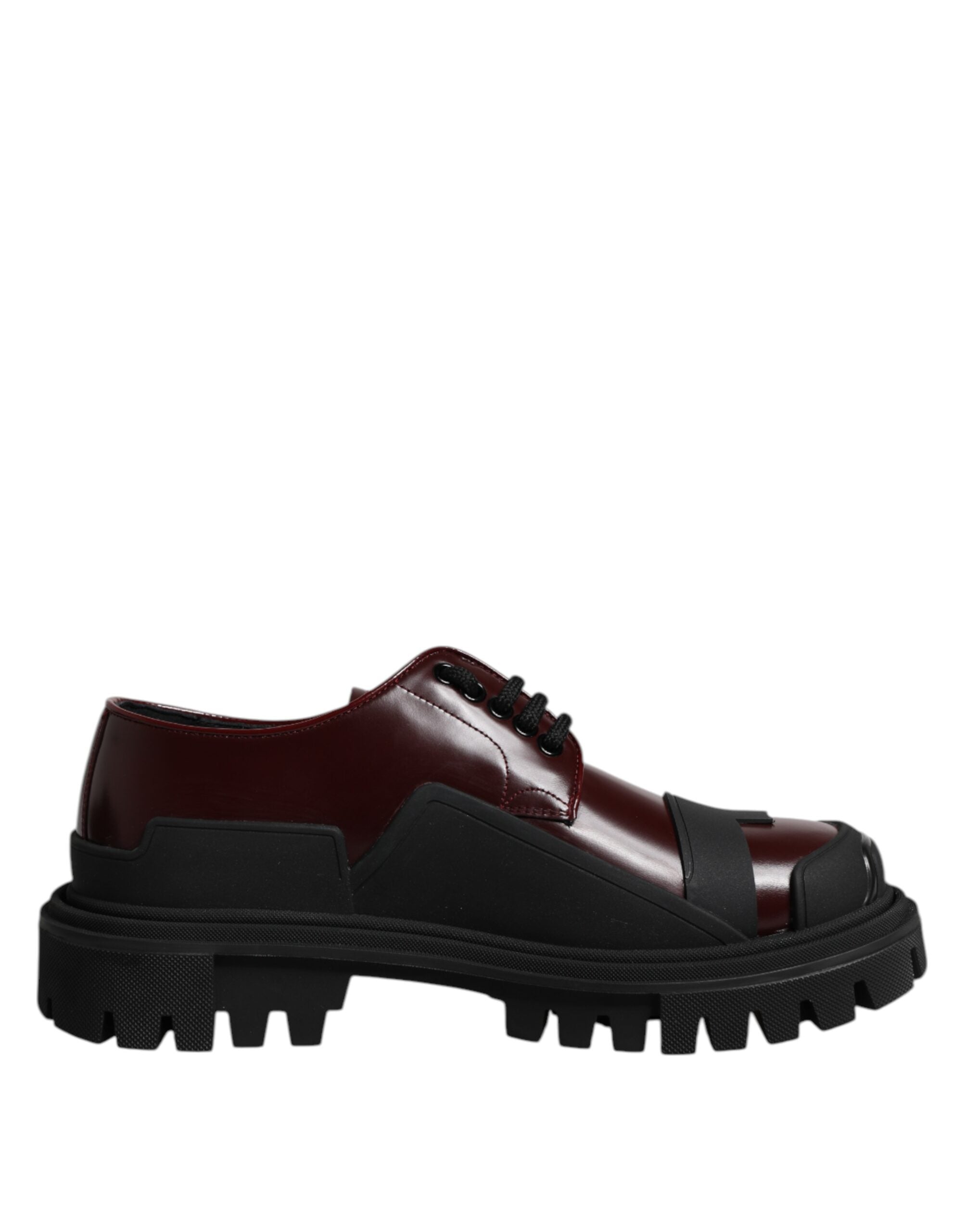 Chaussures de randonnée en cuir rouge Dolce & Gabbana avec lacets, élégantes et confortables pour un look tendance.