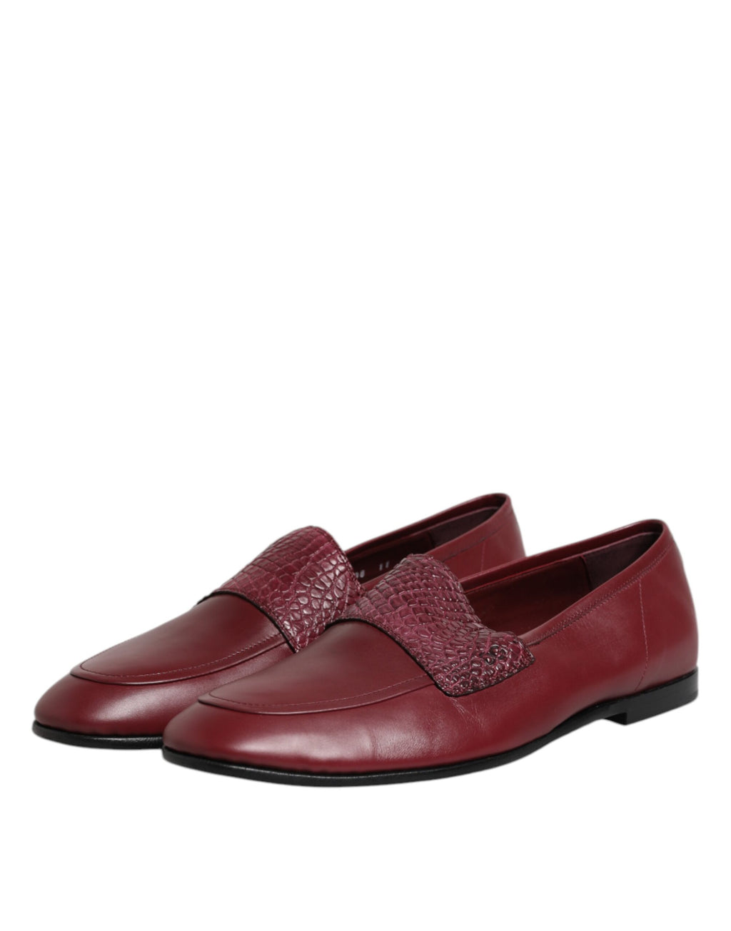 Chaussures habillées en cuir de veau bordeaux Dolce & Gabbana, slip-on élégants pour homme.
