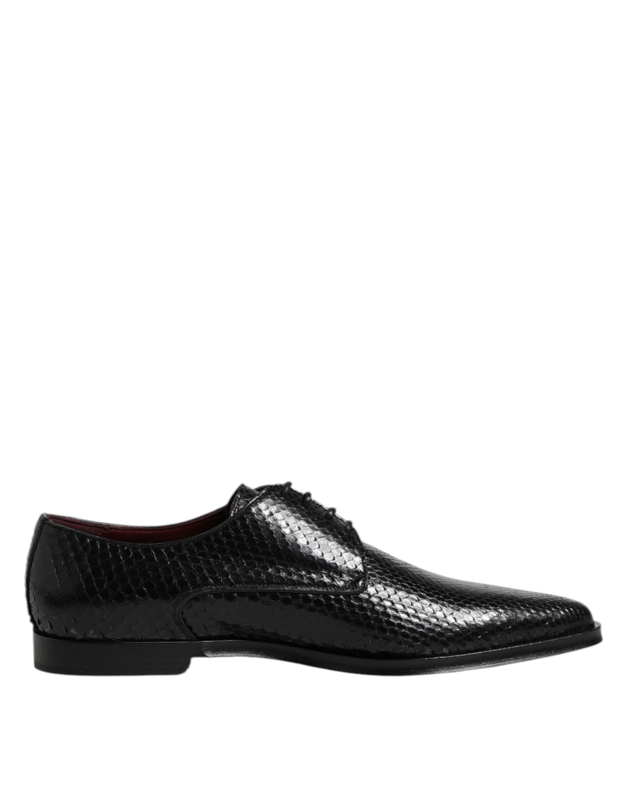 Chaussures derby en cuir noir Dolce & Gabbana pour homme avec laçage, vue en gros plan sur le dessus et la semelle.