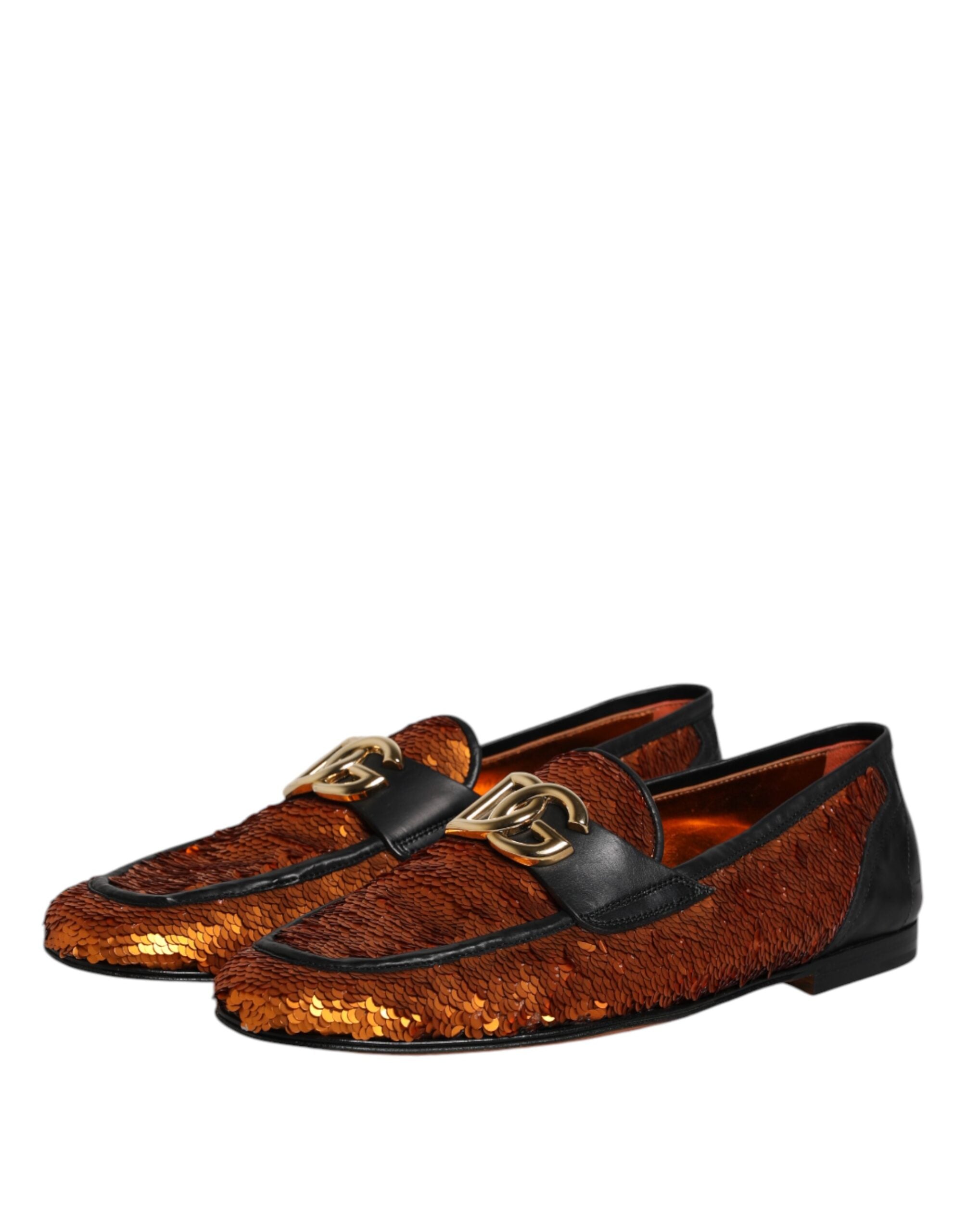 Chaussures loafers pour hommes Dolce & Gabbana orange ornées de sequins brillants et embellissements élégants.