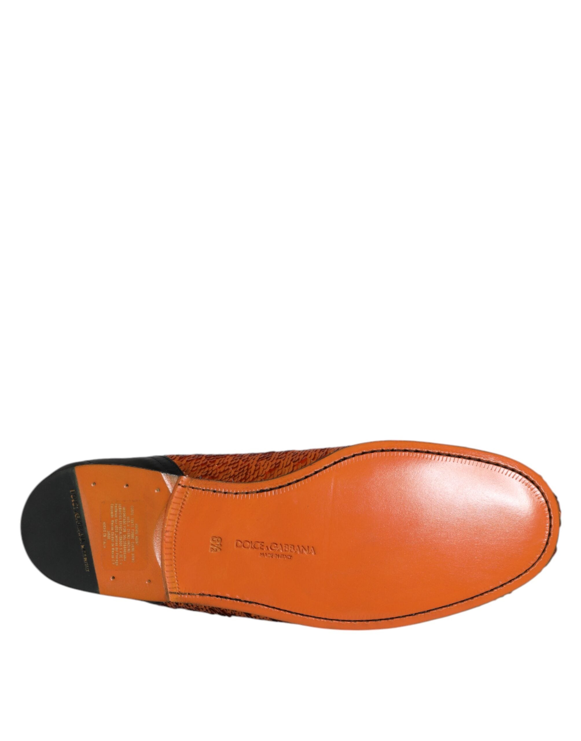 Chaussures mocassins pour homme Dolce & Gabbana avec sequins orange brillants et embellissements élégants, vue de face.