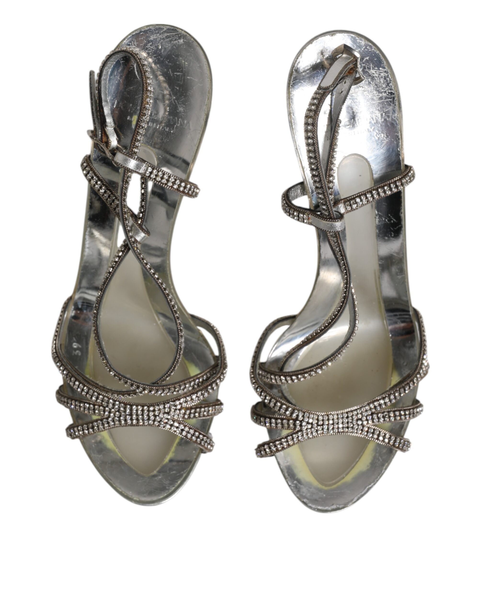 Sandales à talons Dolce & Gabbana argentées avec bride à la cheville et strass, chaussures élégantes pour femmes.