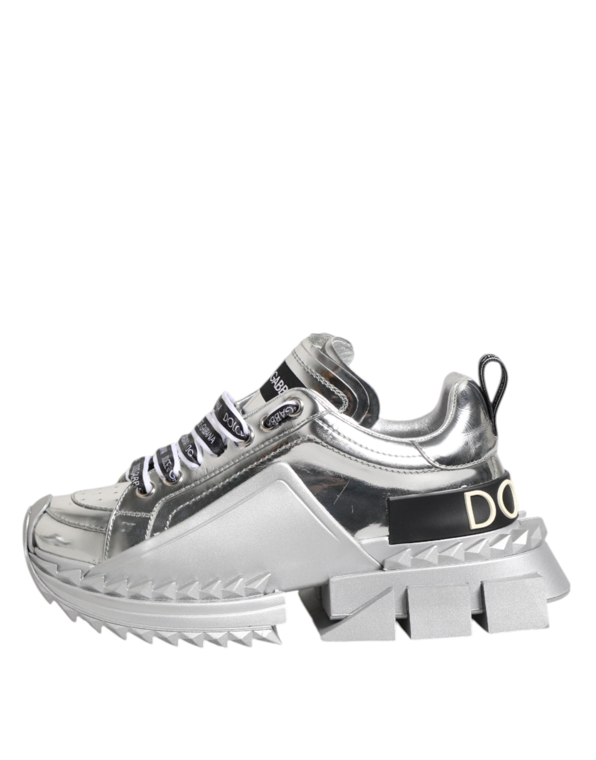 Sneakers Super Queen en cuir argenté de Dolce & Gabbana, chaussures de mode pour femmes, vue de face.