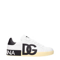 Chaussures sneakers basses blanches en cuir Dolce & Gabbana, vue de face, avec détails en cuir blanc et semelle blanche.