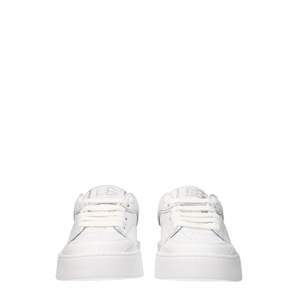 Chaussures basses en cuir blanc Dolce & Gabbana, sneakers élégants pour homme ou femme, vues de face.