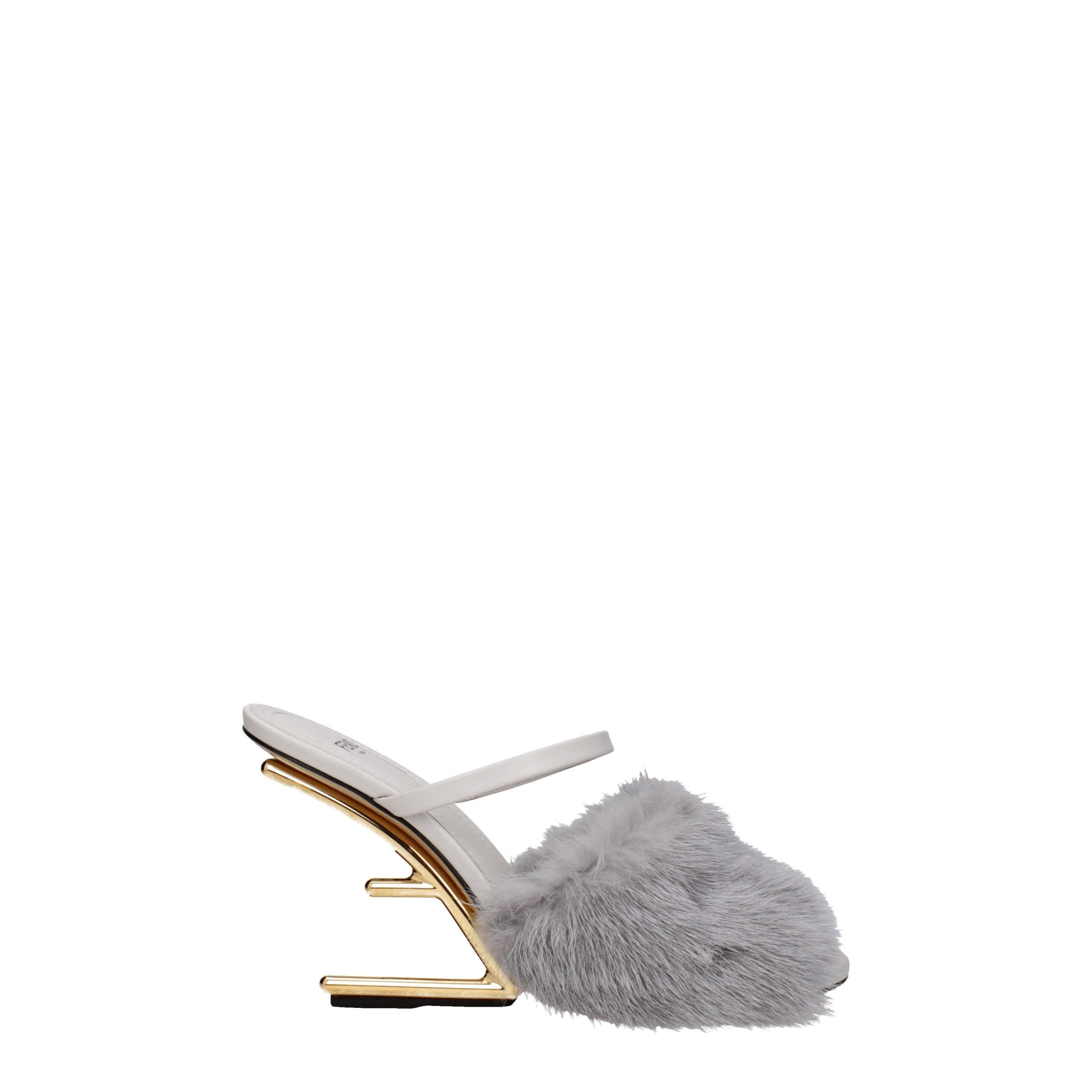 Fendi Slipper aus grauem Nerzfell