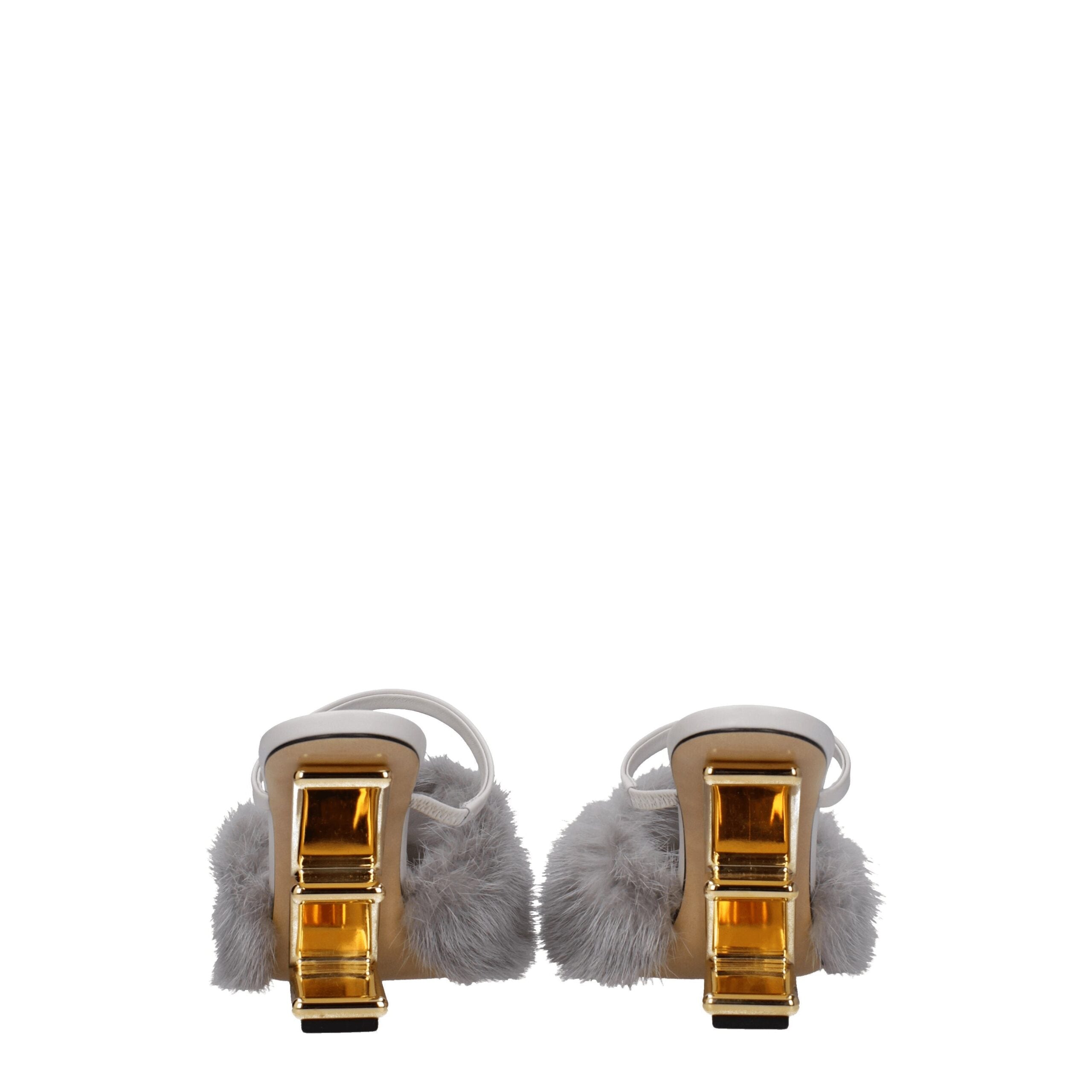 Fendi Slipper aus grauem Nerzfell
