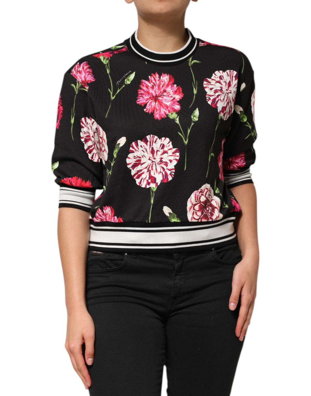Haut en coton à manches courtes Dolce & Gabbana avec imprimé floral noir, détails élégants et style chic.