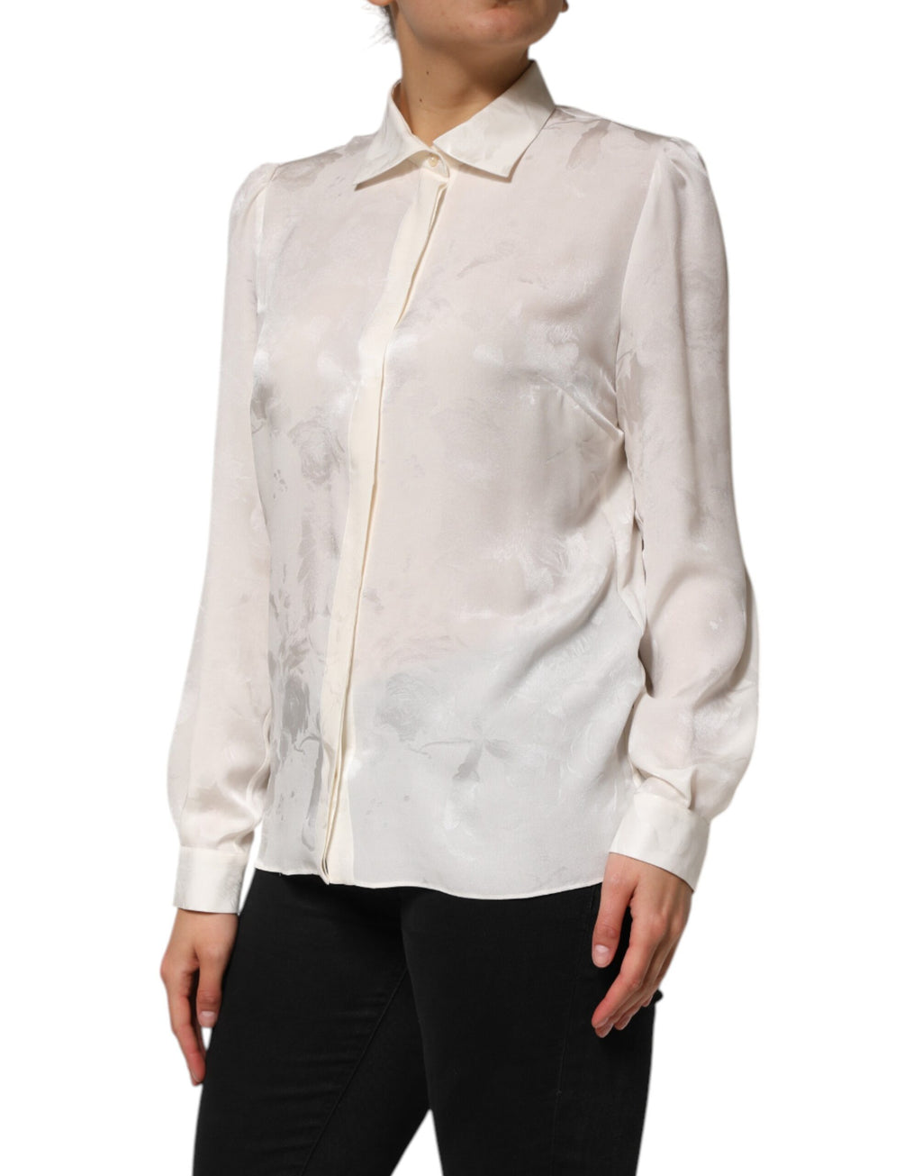 Chemise en soie blanche à manches longues et col Dolce & Gabbana, vue de face, élégante et sophistiquée.
