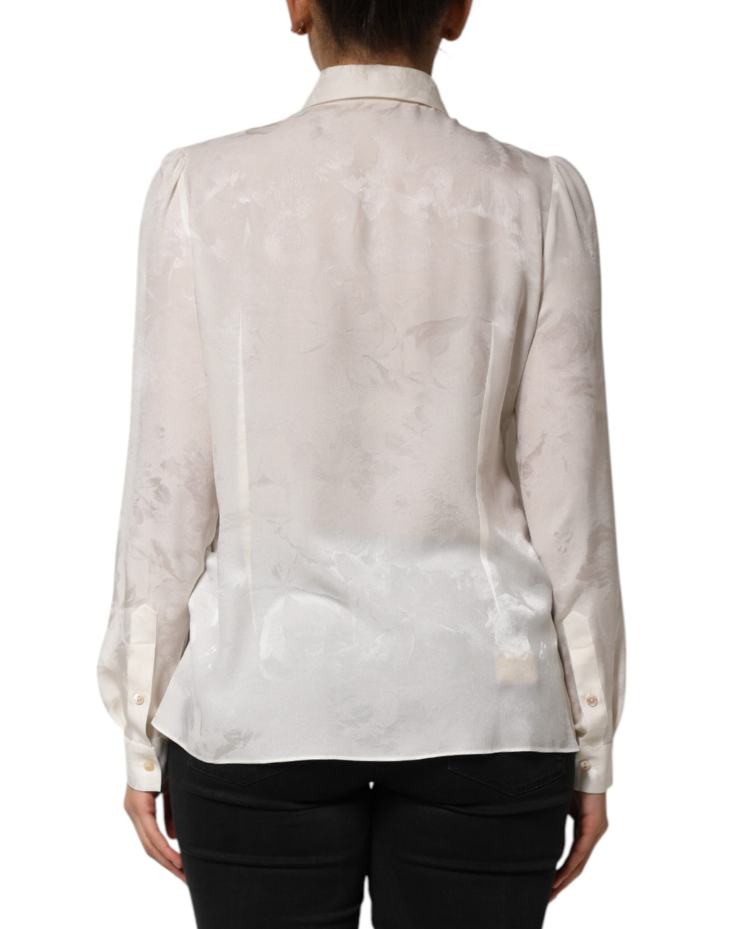 Chemise blanche en soie Dolce & Gabbana à manches longues avec col, vue de face sur un fond neutre.