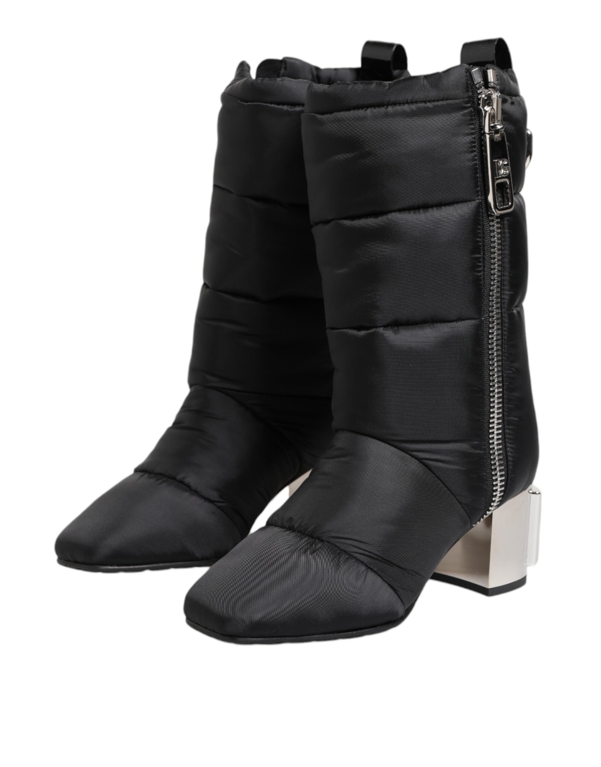 Bottes en cuir noir Dolce & Gabbana avec logo, rembourrées, mi-mollet, avec talons, chaussures élégantes et modernes.