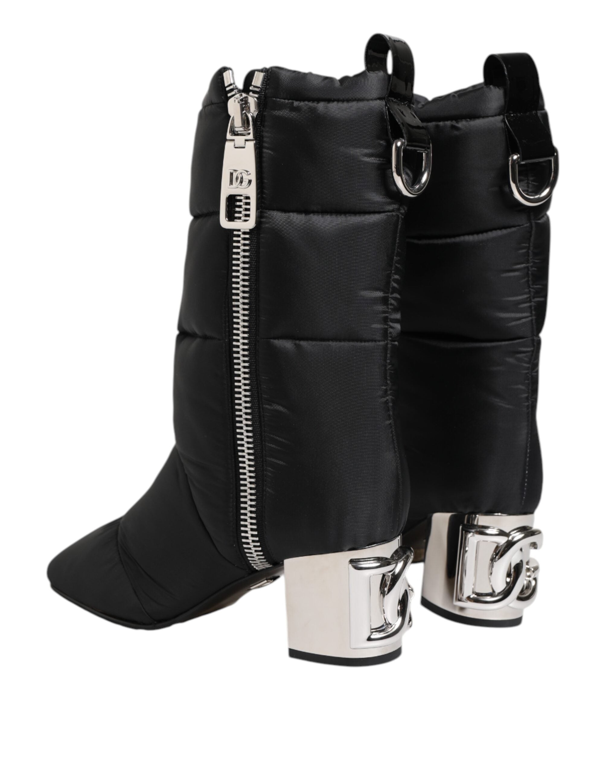 Bottes noires Dolce & Gabbana avec rembourrage, logo sur le talon, hauteur mi-mollet et semelle à talon.