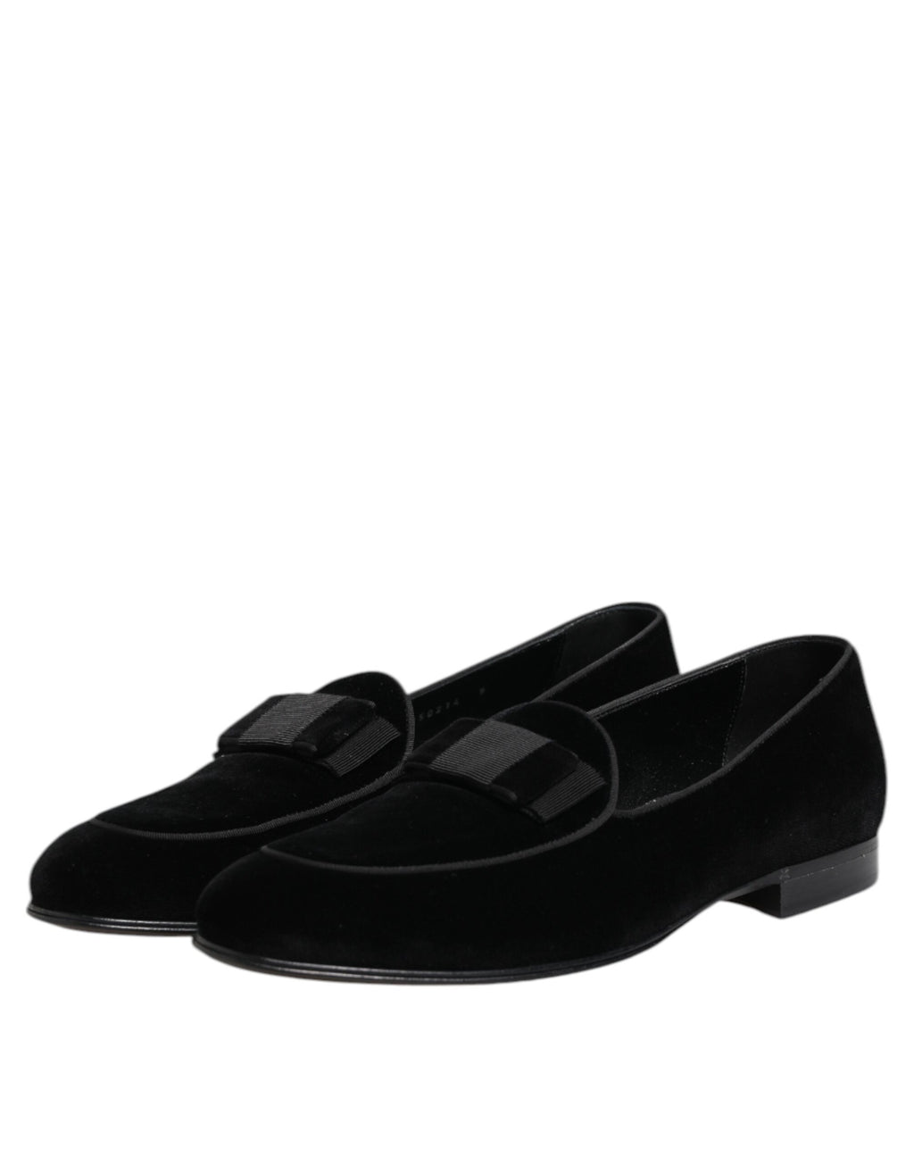Chaussures habillées en velours noir Dolce & Gabbana pour homme, mocassins formels élégants avec finition raffinée.
