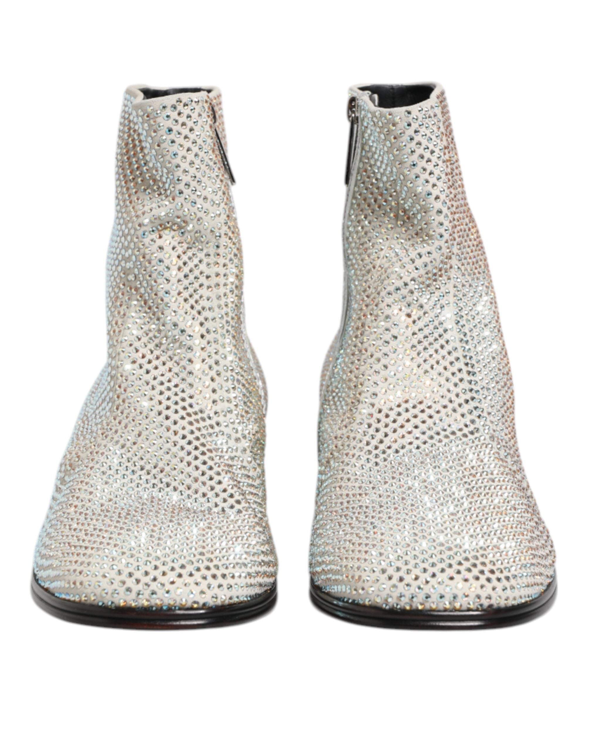 Escarpins blancs Dolce & Gabbana avec logo DG en strass et semelle à talon pour femme.