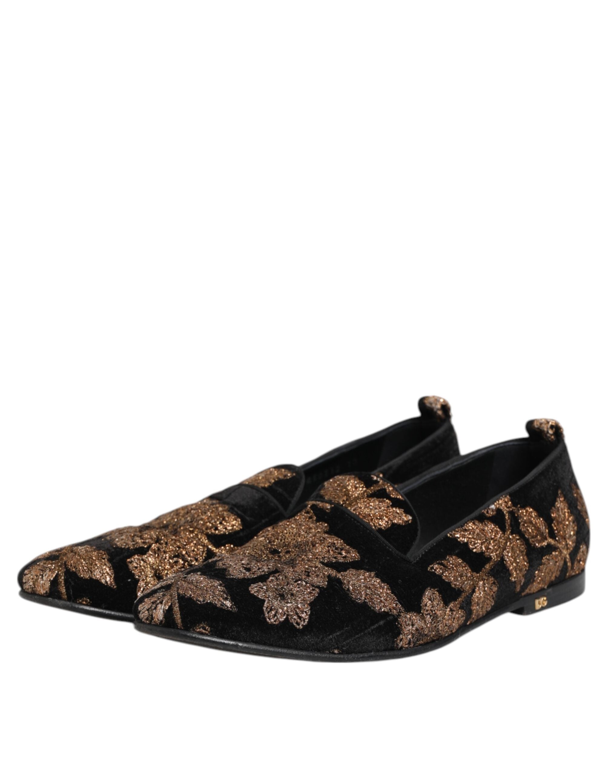 Chaussures mocassins pour homme Dolce & Gabbana noires avec broderie florale élégante et détails raffinés.