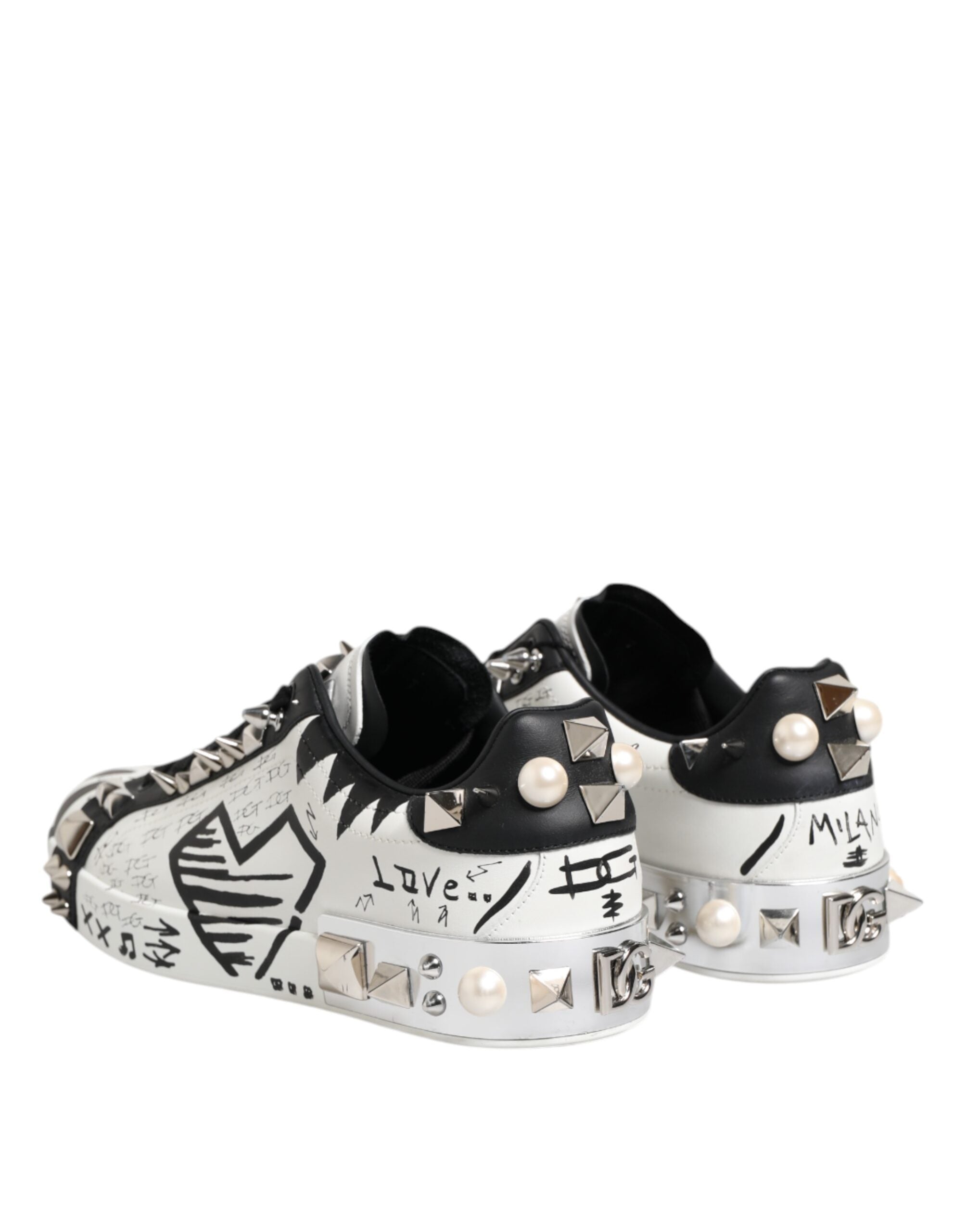 Chaussures sneakers basses Dolce & Gabbana noir et blanc à clous, style décontracté avec semelle en caoutchouc.