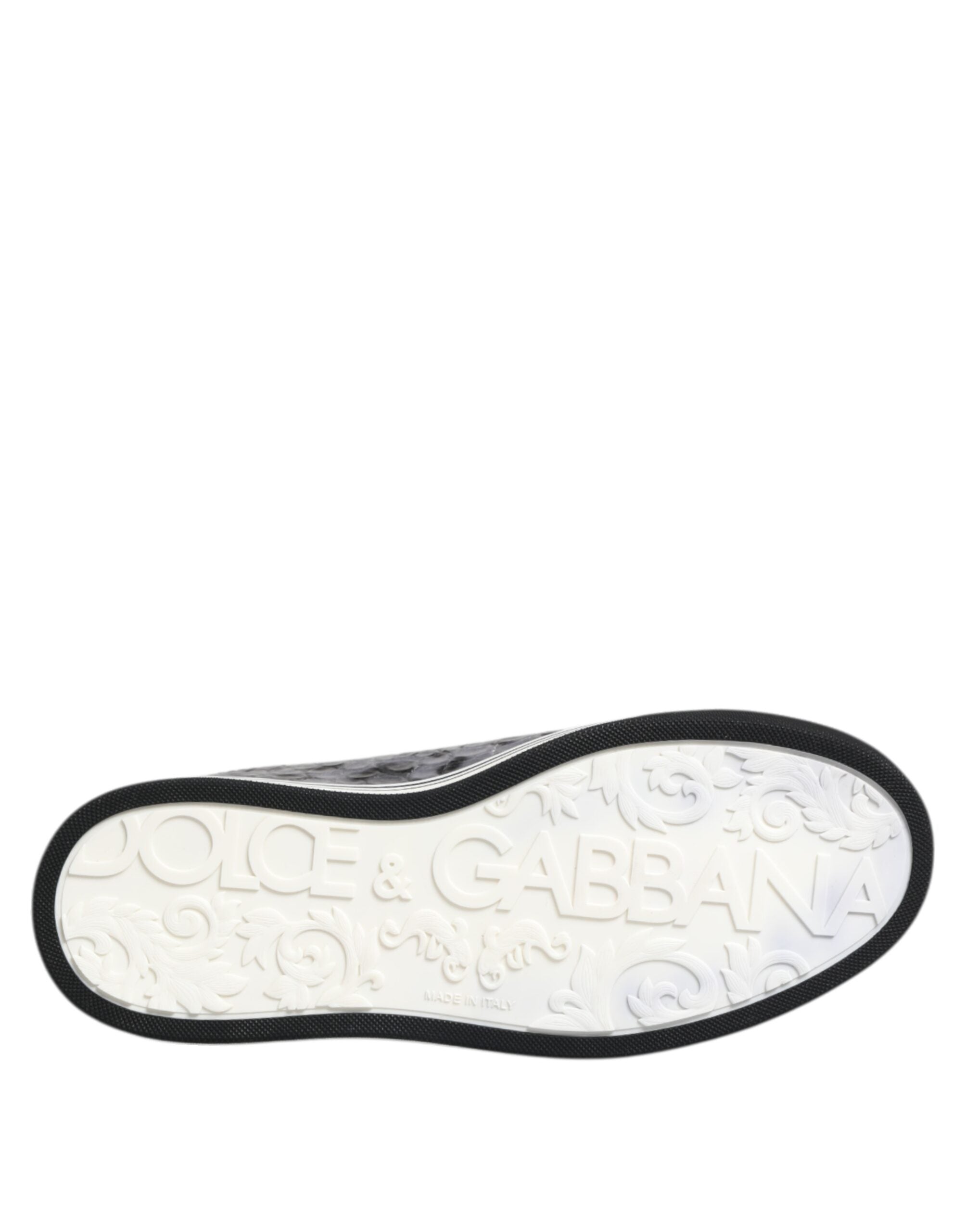 Chaussures basses Dolce & Gabbana en cuir gris avec motif léopard, sneakers élégants et tendance.