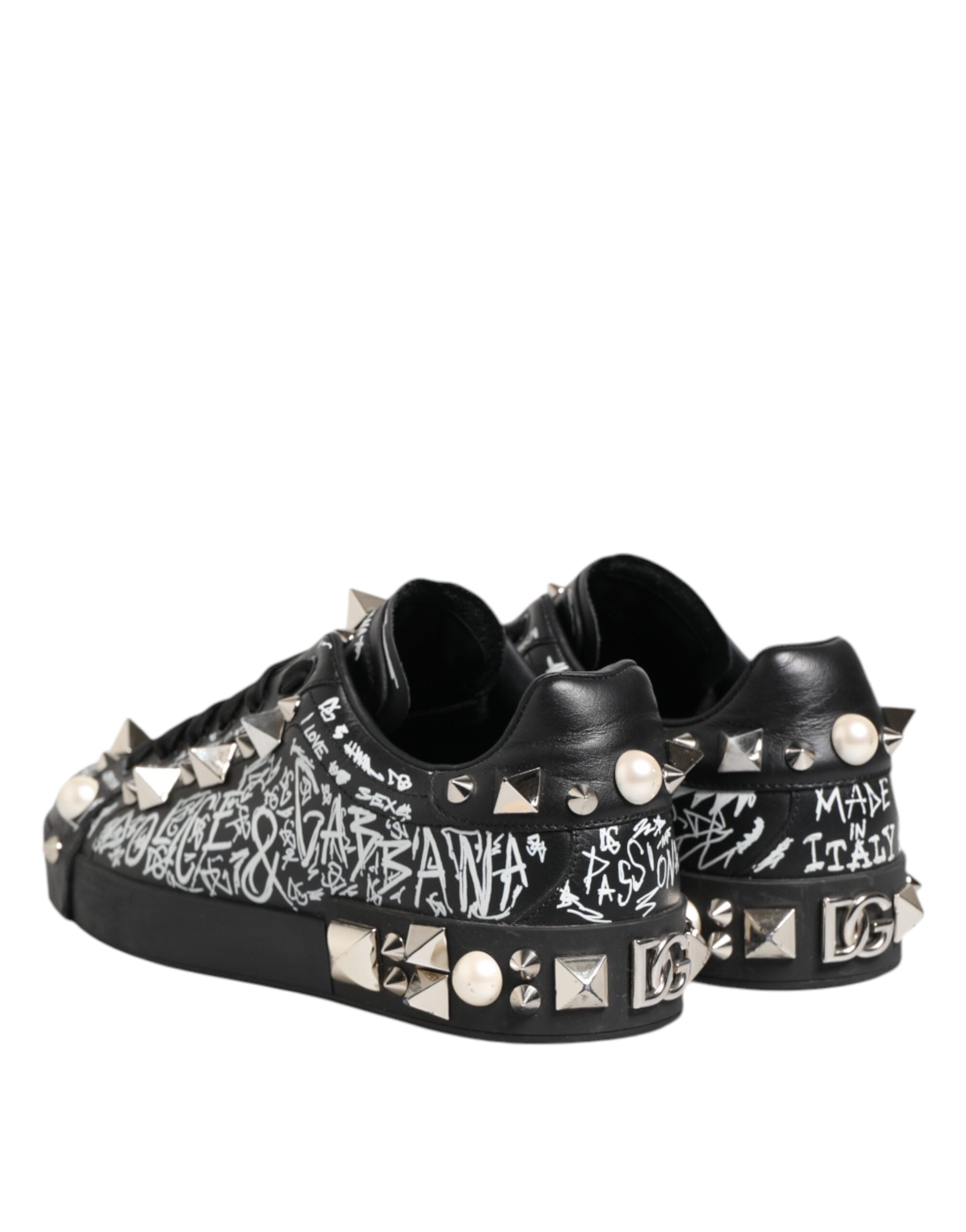 Chaussures sneakers Dolce & Gabbana Portofino noir avec broches ornementales et embellissements à clous, vue de face.