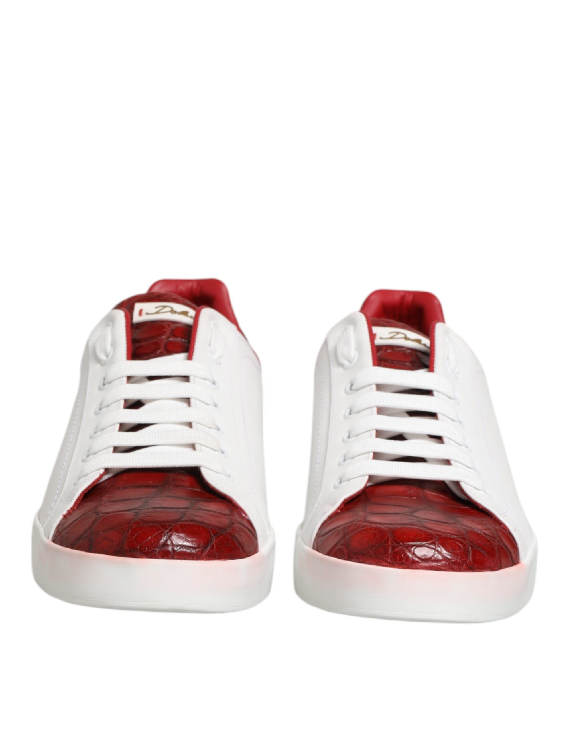 Chaussures sneakers en cuir blanc et rouge Dolce & Gabbana avec lacets, vue de face, en gros plan