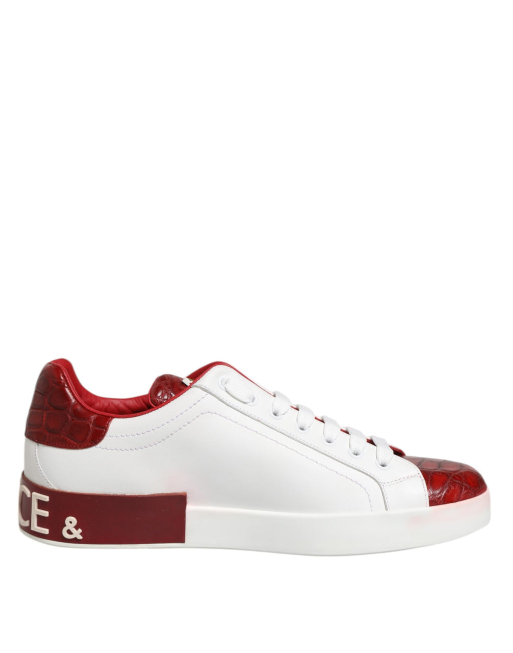 Chaussures sneakers blanches et rouges en cuir avec lacets de la marque Dolce & Gabbana, vue de face.