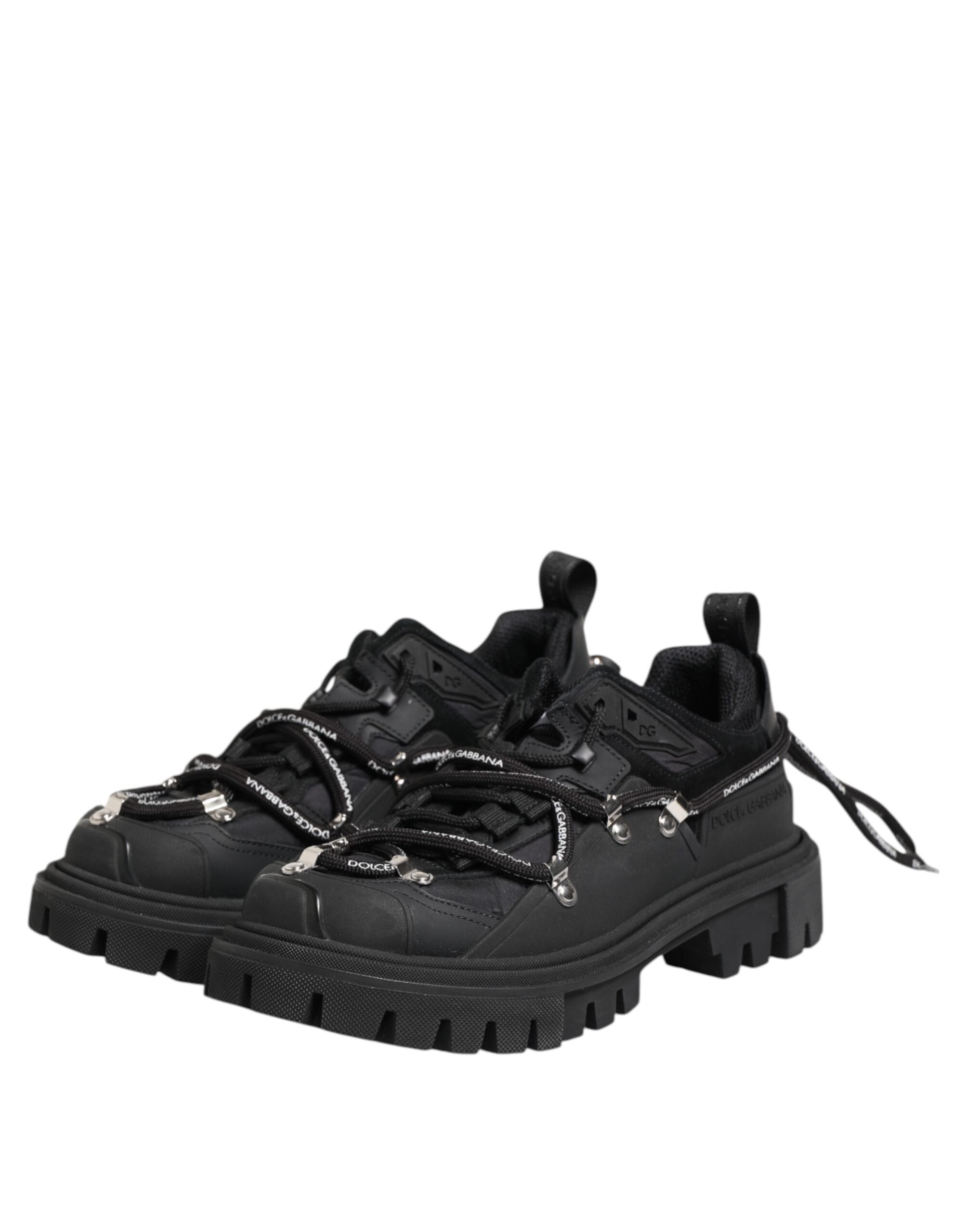 Chaussures de trekking basses noires Dolce & Gabbana avec lacets, style décontracté et semelle robuste.