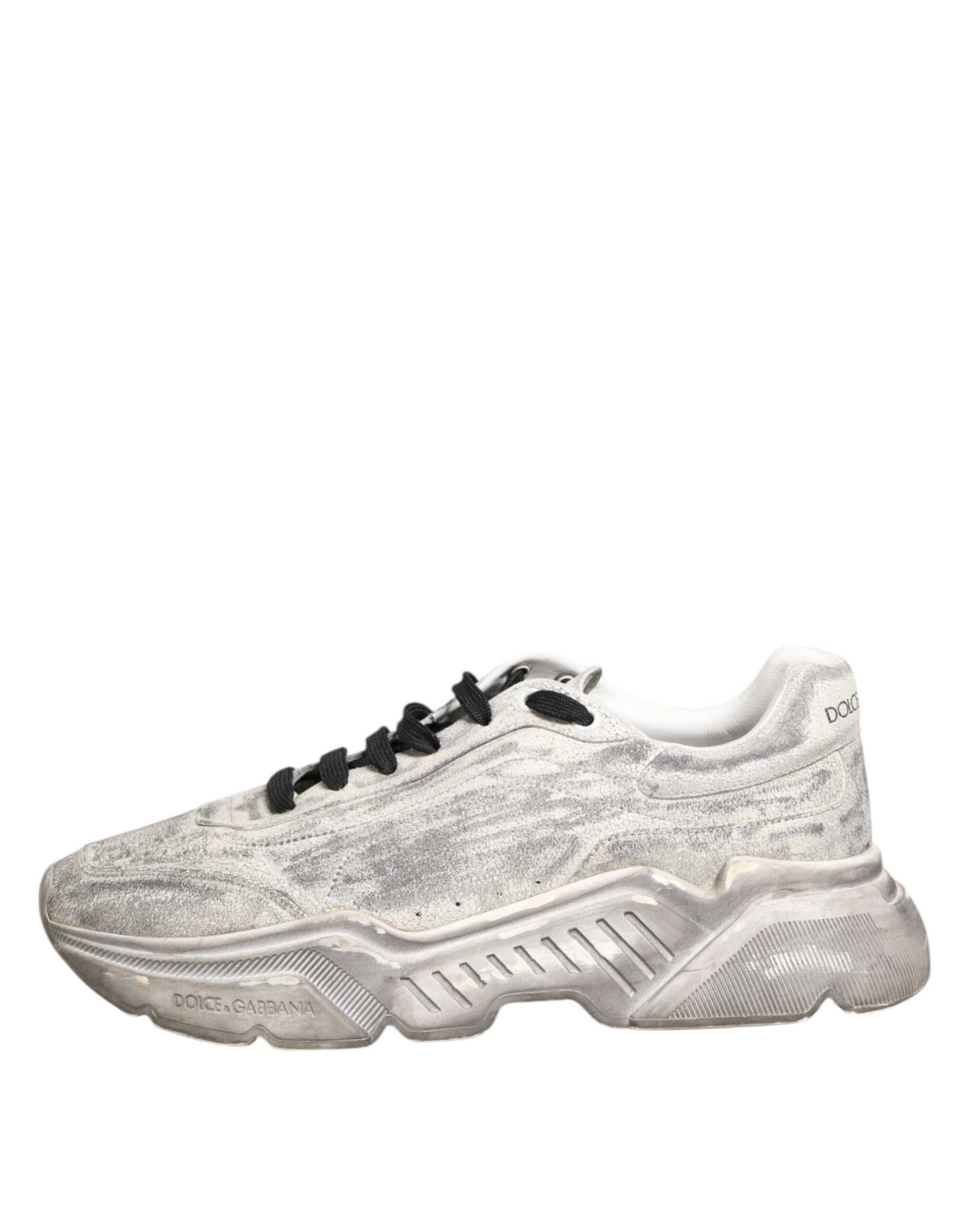 Chaussures sneakers blanches Dolce & Gabbana Daymaster Low Top pour hommes, vue de face avec détails du design.