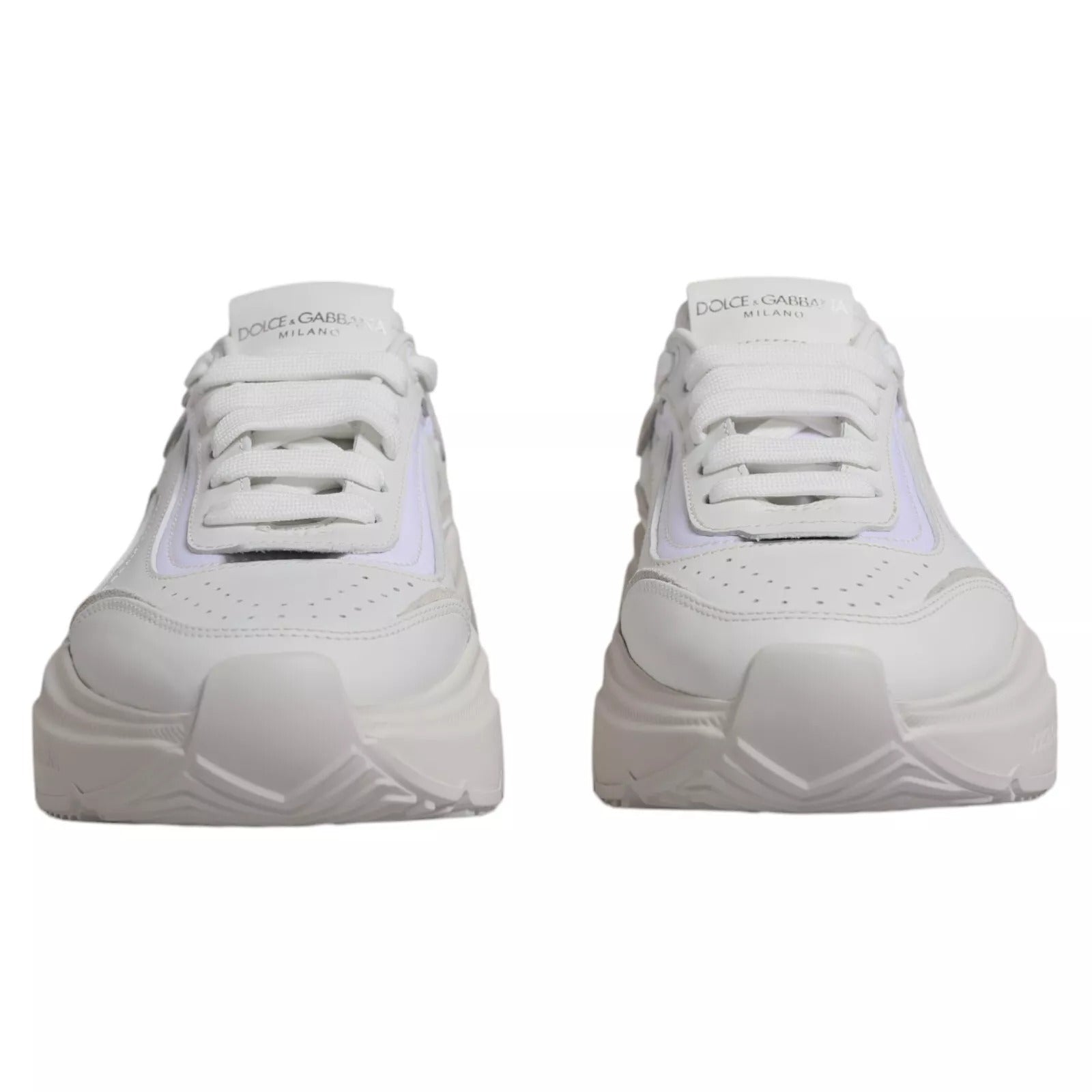 Baskets basses homme Dolce & Gabbana Daymaster blanches en cuir avec semelle blanche, vue de profil.