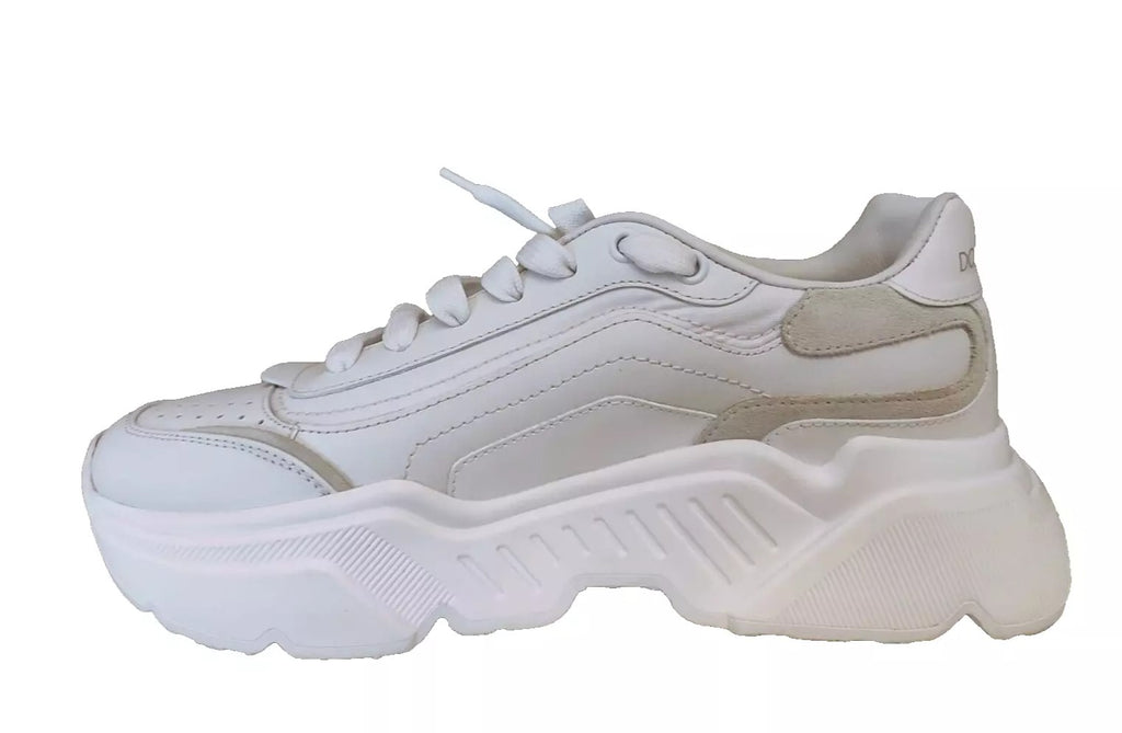 Chaussures sneakers basses blanches Dolce & Gabbana Daymaster pour hommes, design élégant et moderne, vue de face