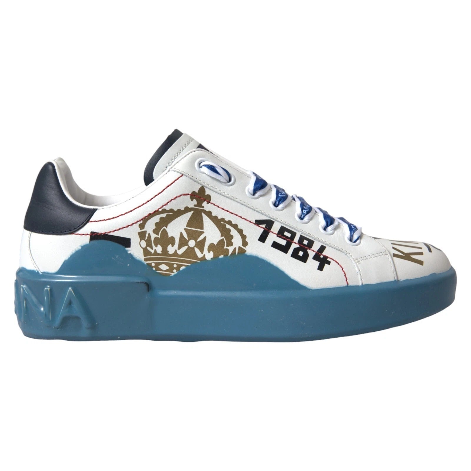 Sneakers Portofino imprimées en bleu et blanc de Dolce & Gabbana, style décontracté et élégant, vue de face sur fond neutre.
